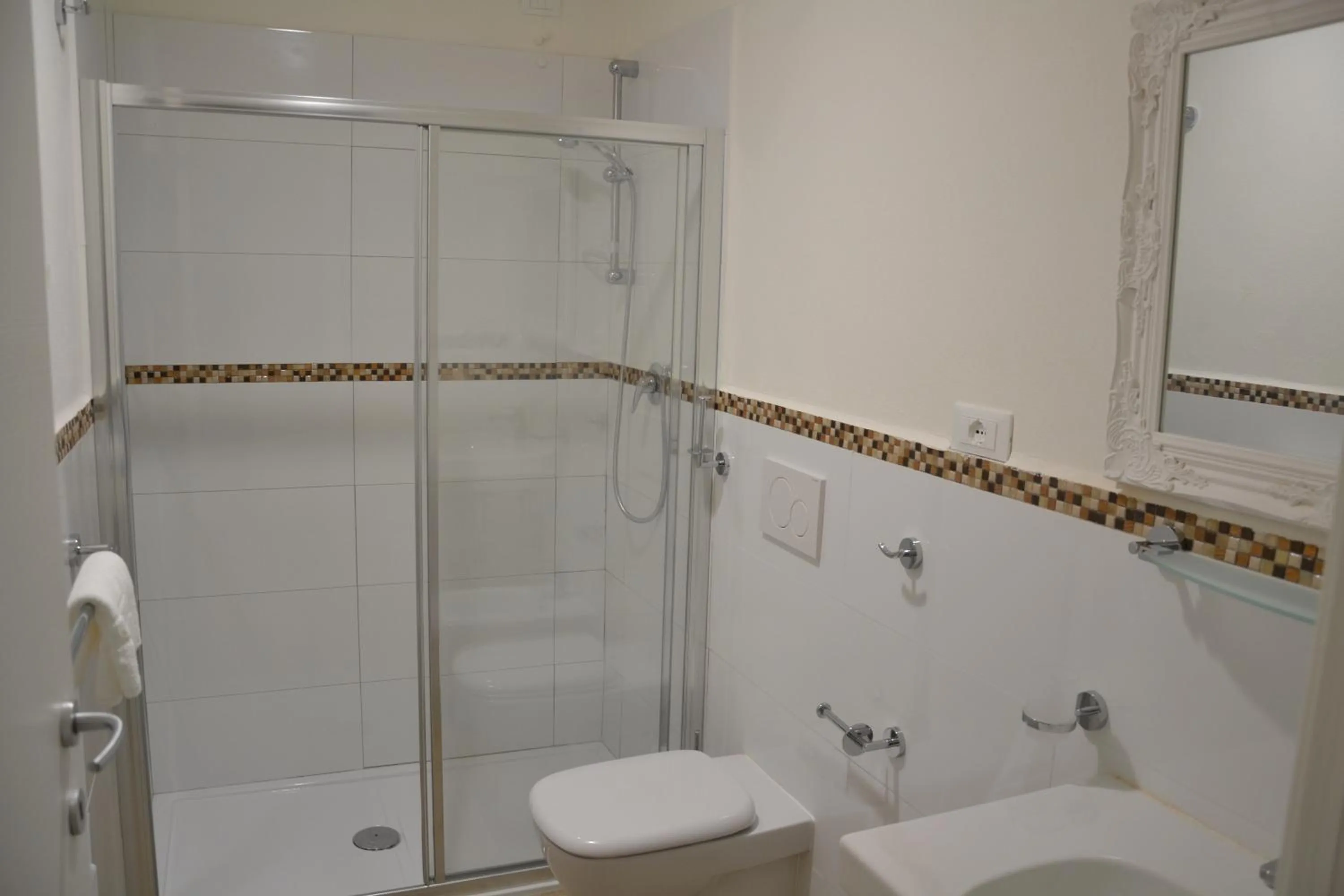 Shower in Affittacamere Casa Dane'