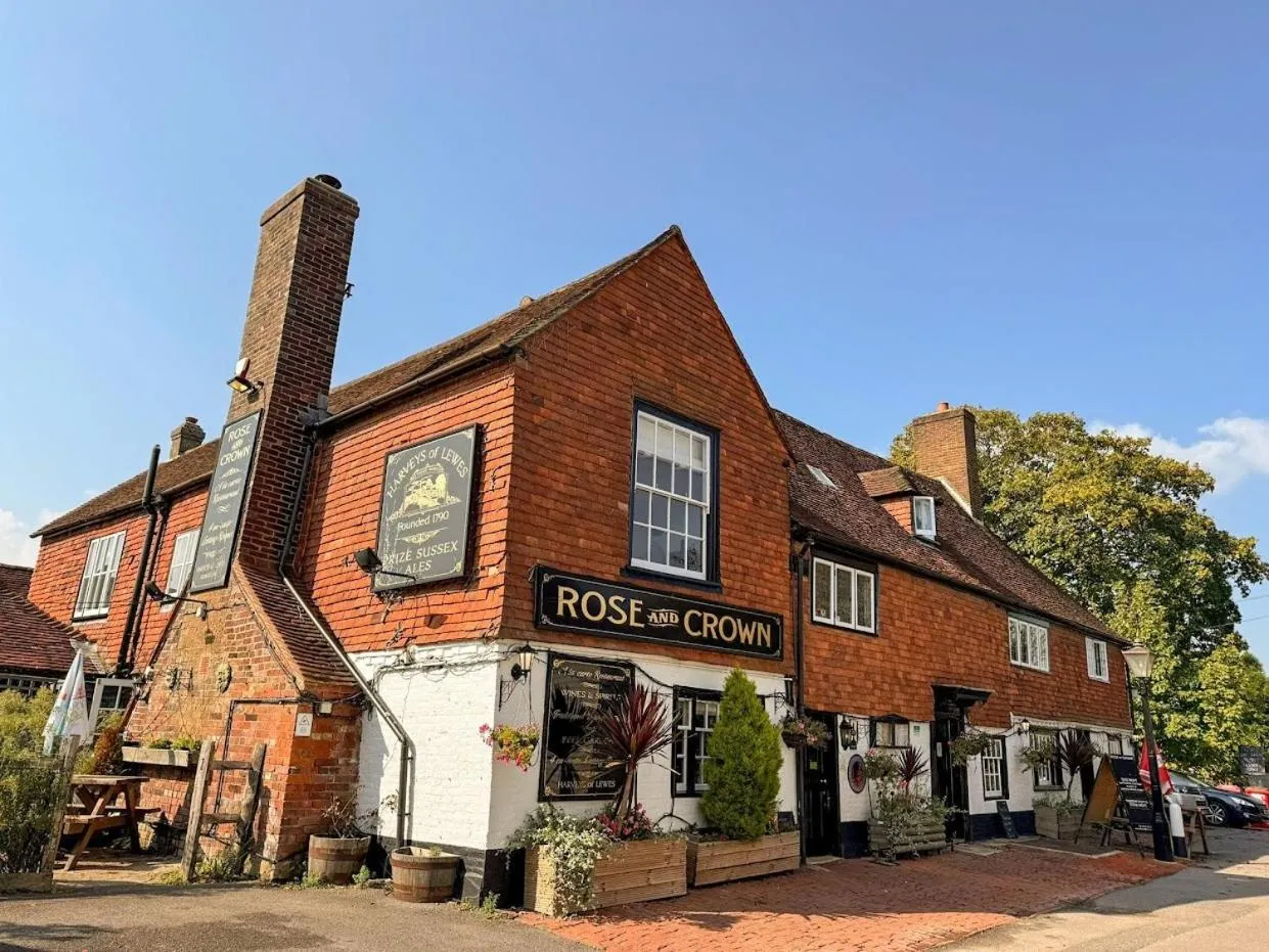 Garden in Rose and Crown B&B
