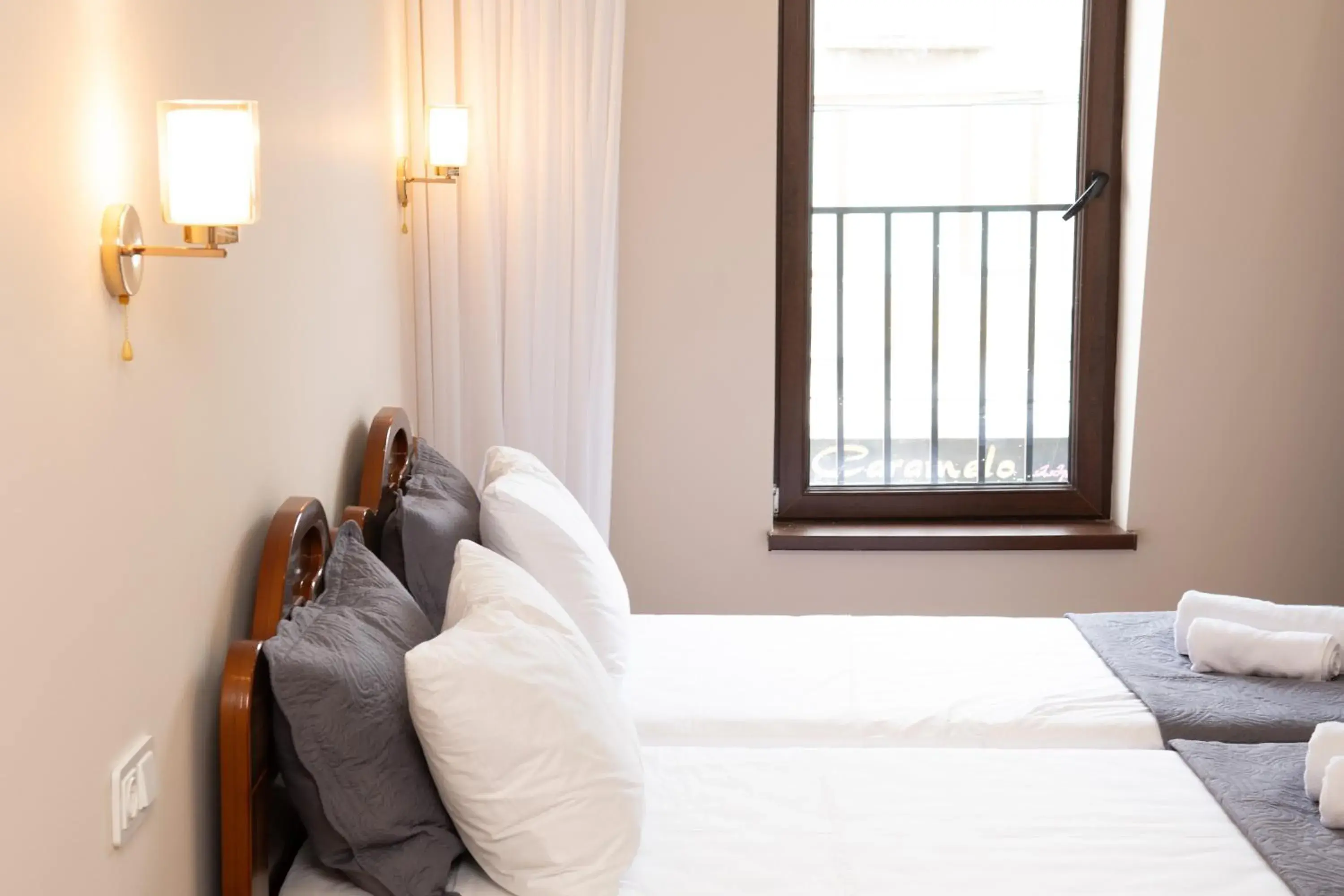 Deluxe Double Room with Balcony in The Grand Piano Hotel Deluxe Double Room with Balcony in The Grand Piano Hotel