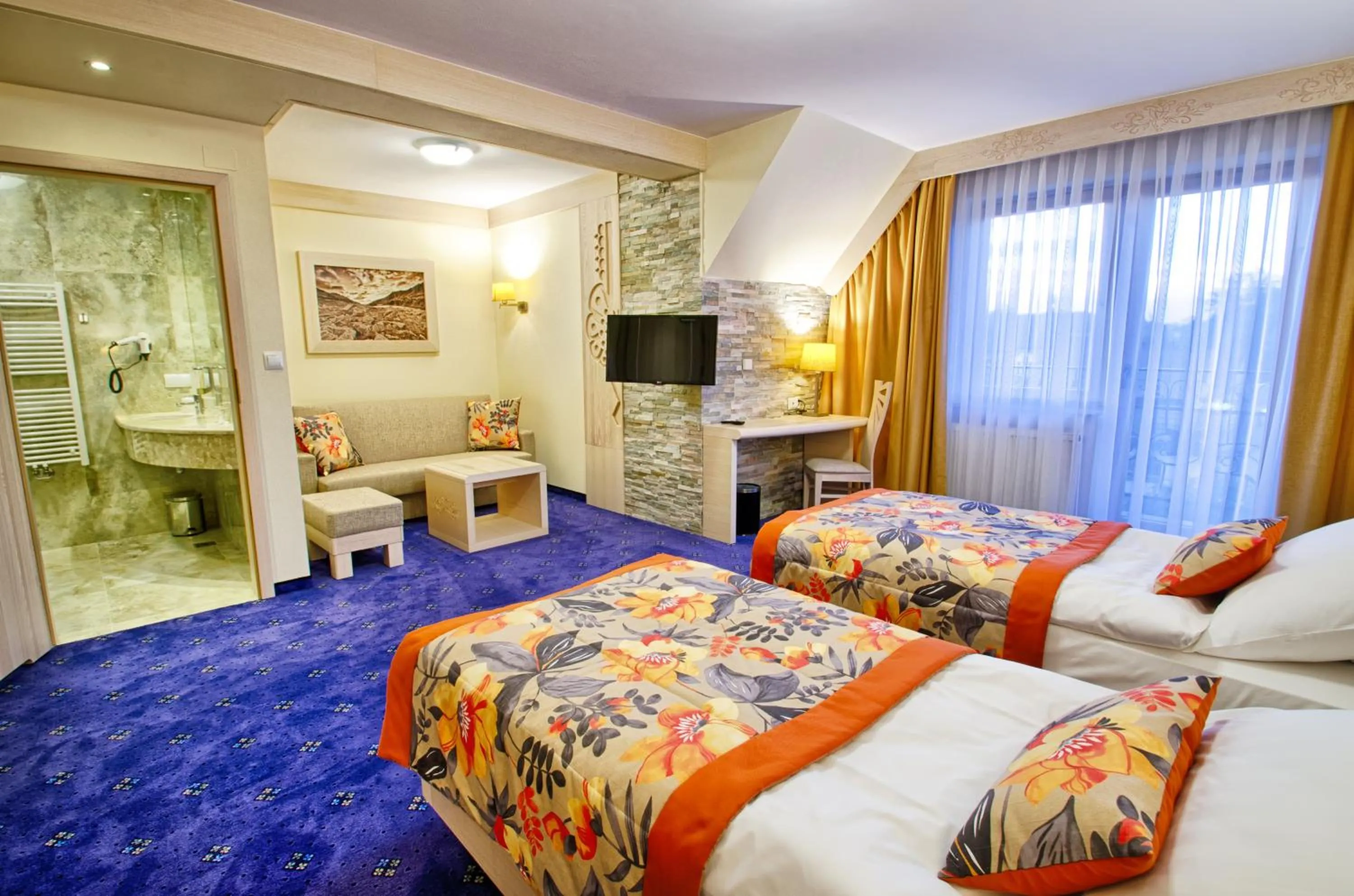 Photo of the whole room, Bed in Hotel Toporów