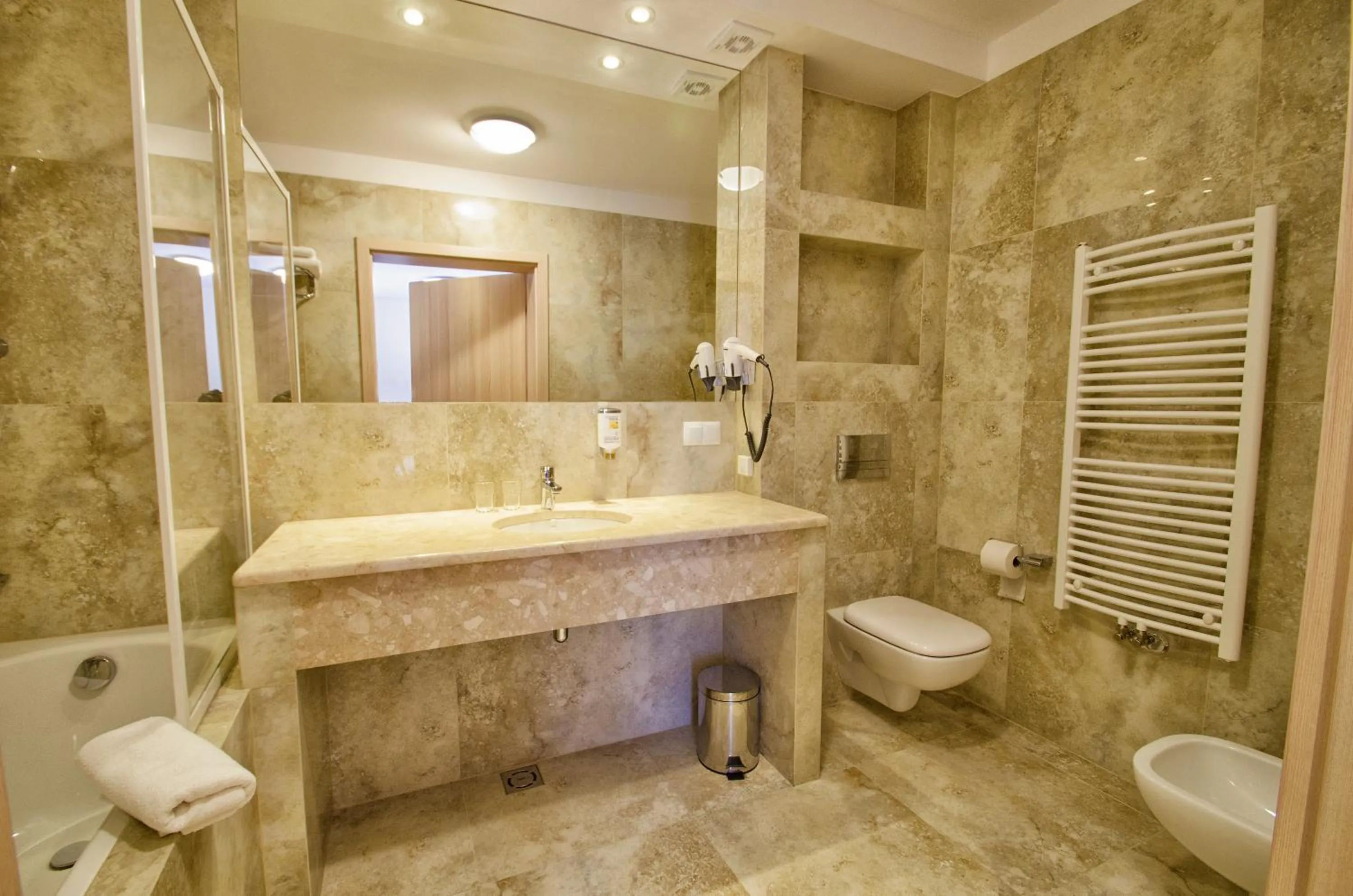 Bathroom in Hotel Toporów