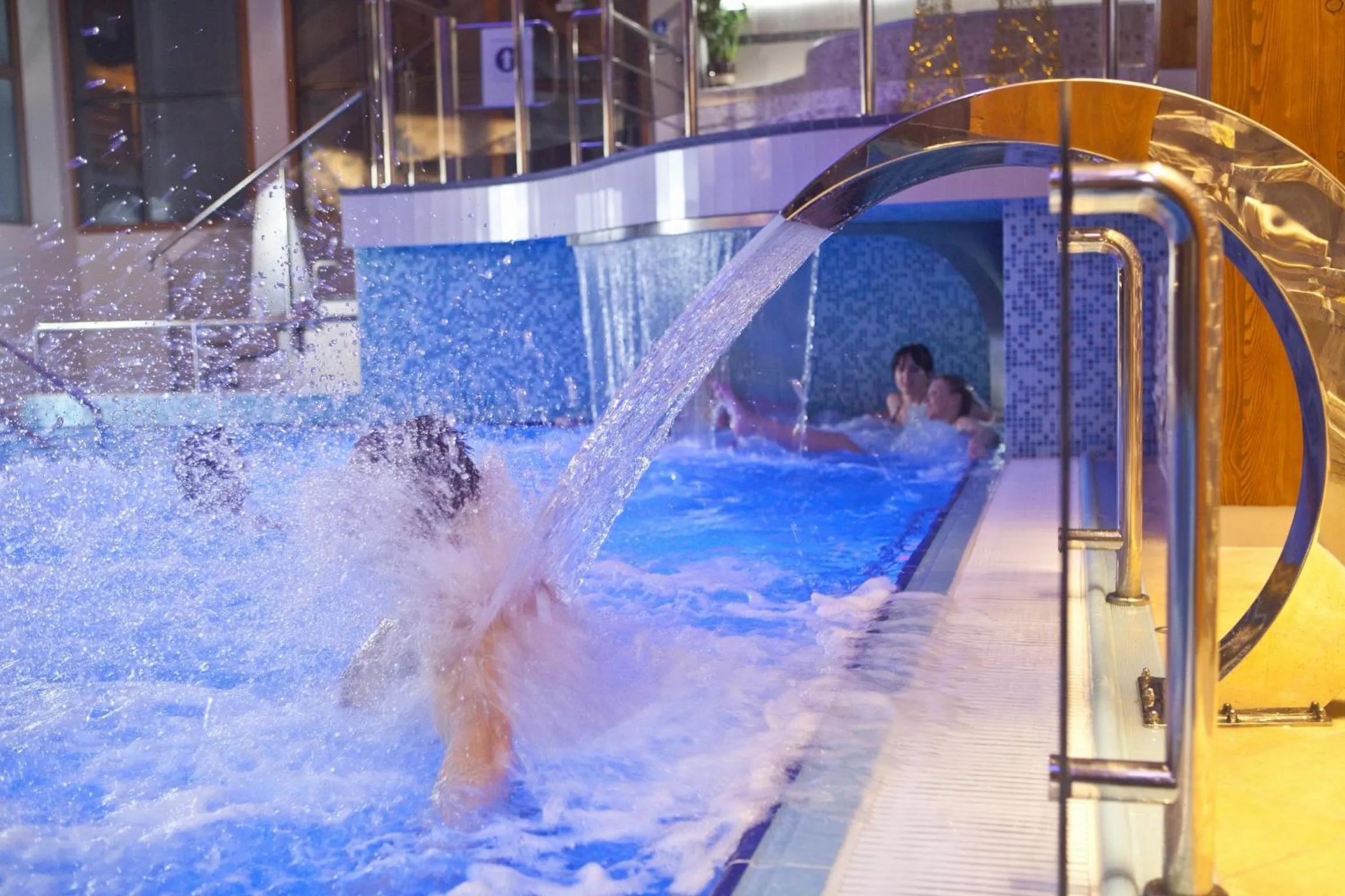 Swimming pool in Hotel Toporów