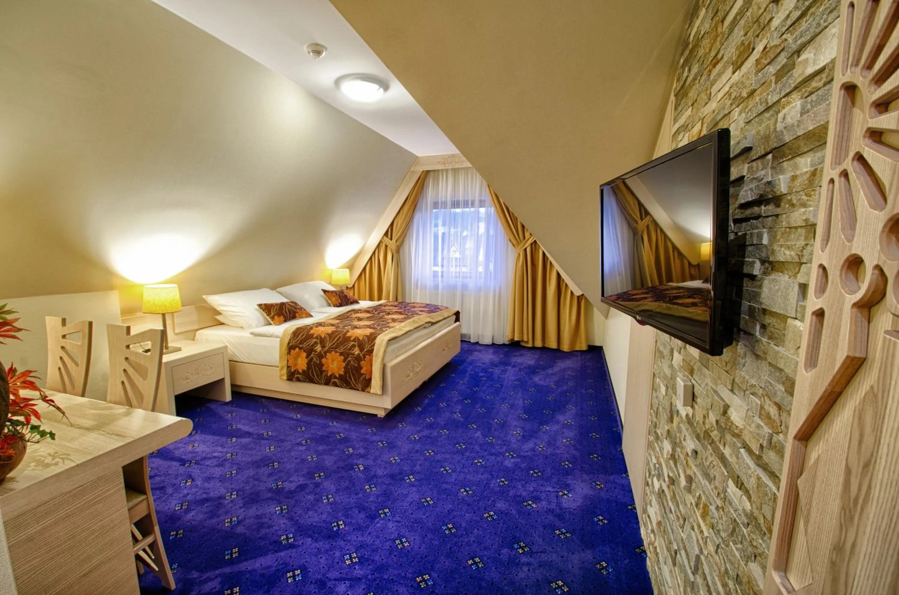 Photo of the whole room, Bed in Hotel Toporów