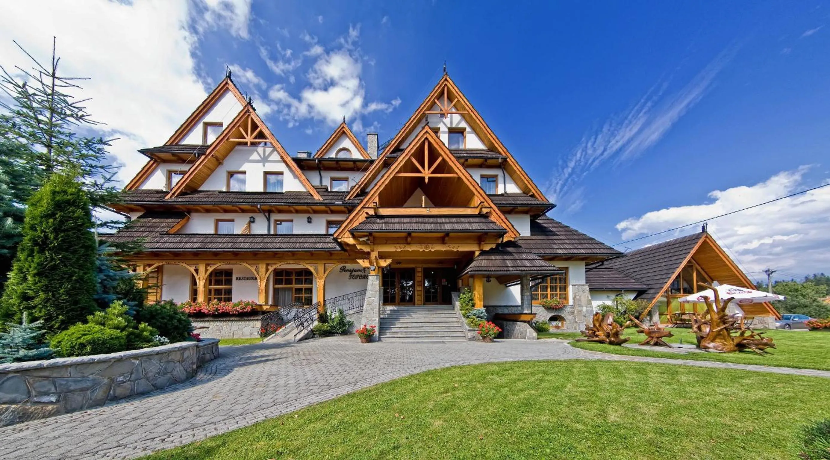 Facade/entrance in Hotel Toporów