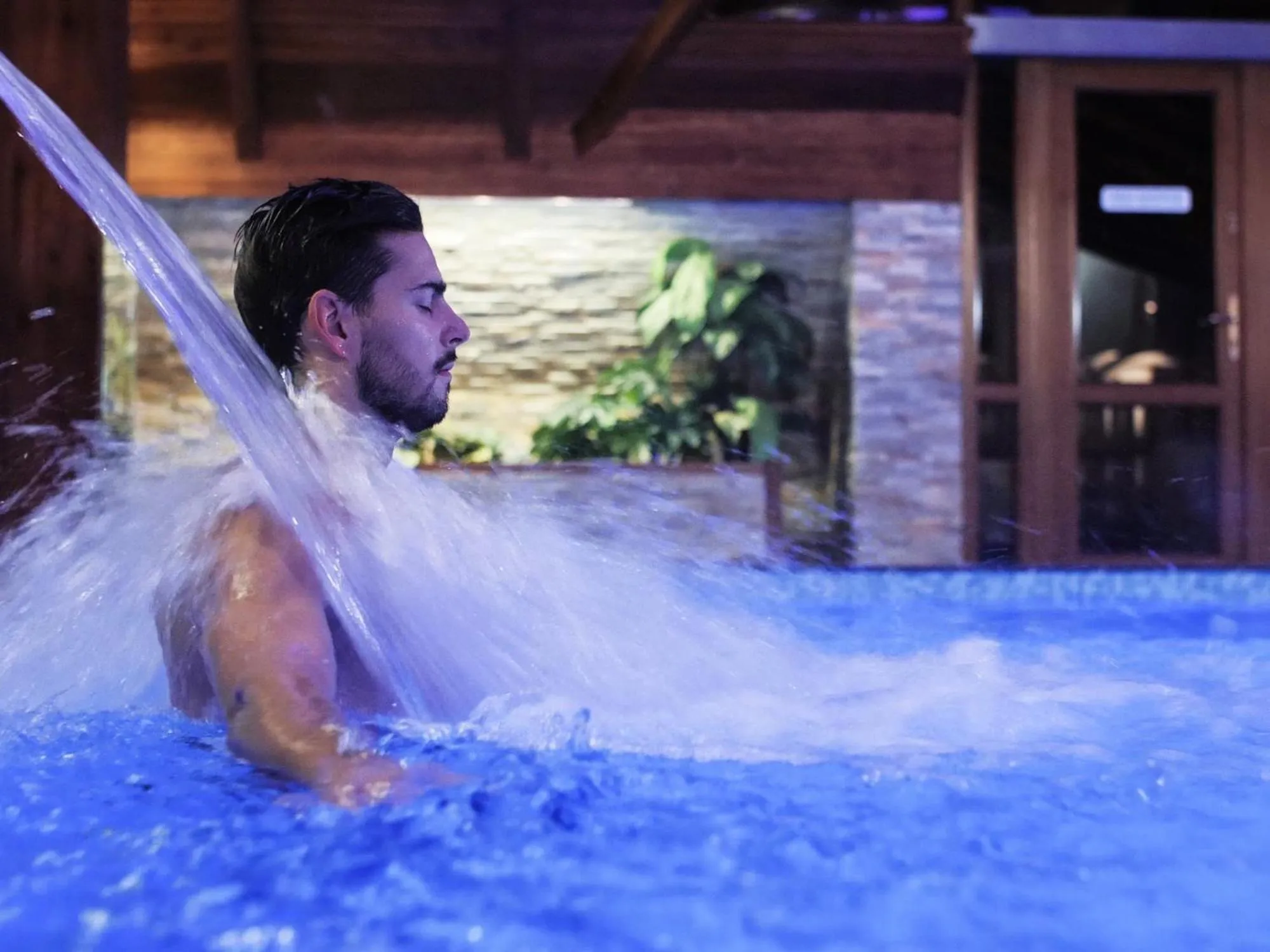 Swimming pool in Hotel Toporów