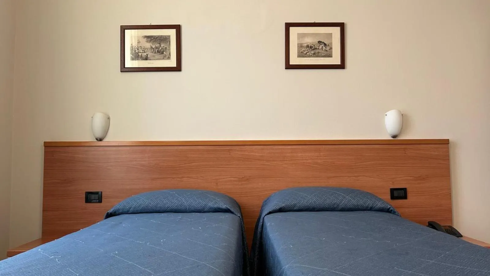 Bed in Albergo Salerno