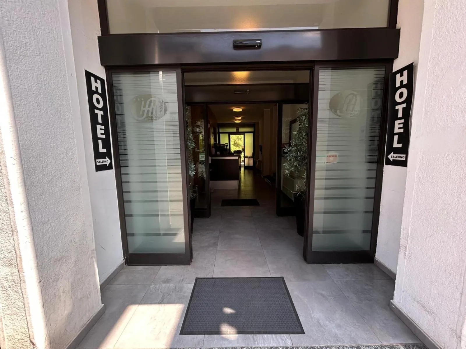 Facade/entrance in Albergo Salerno