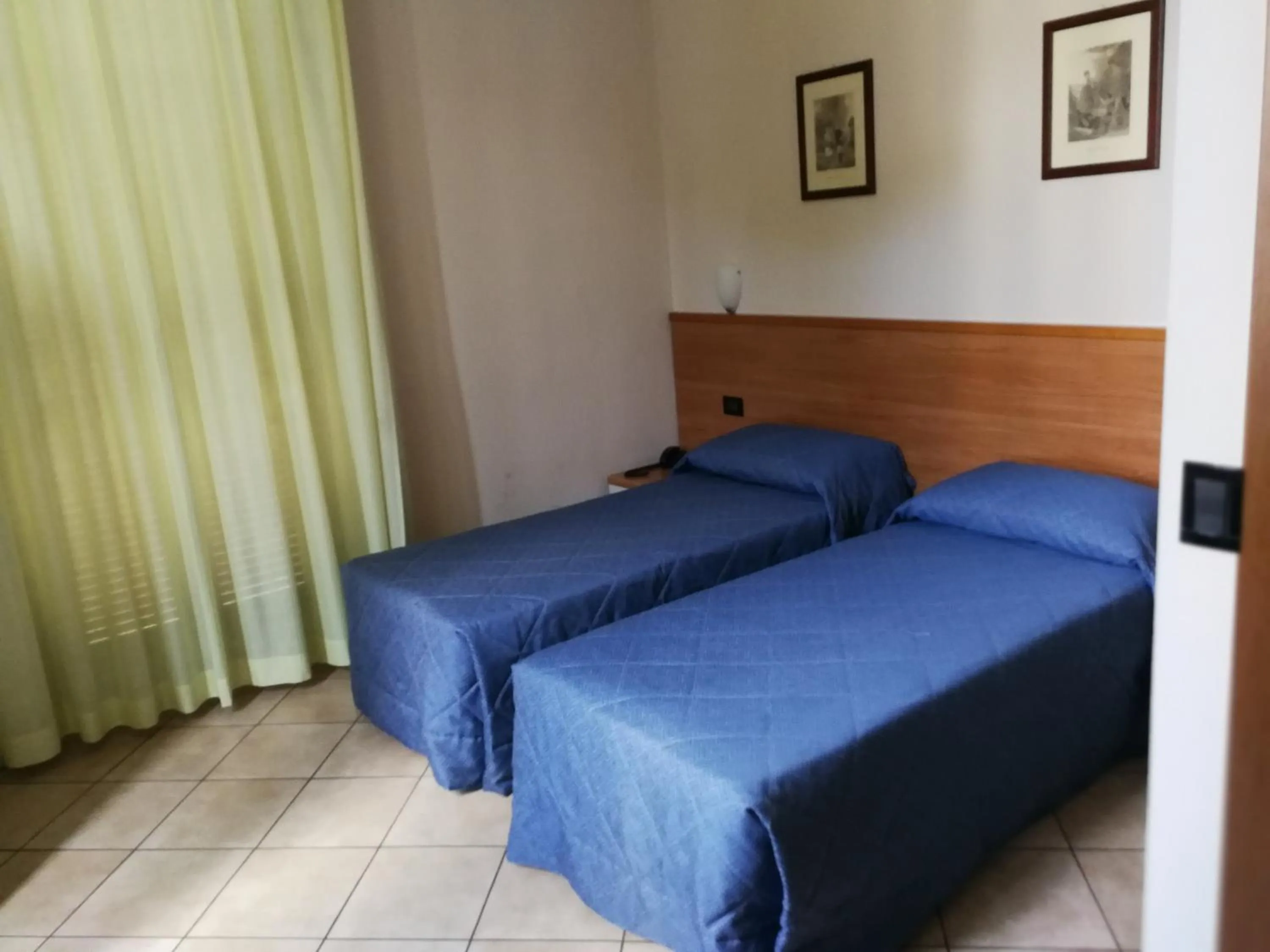 Twin Room in Albergo Salerno