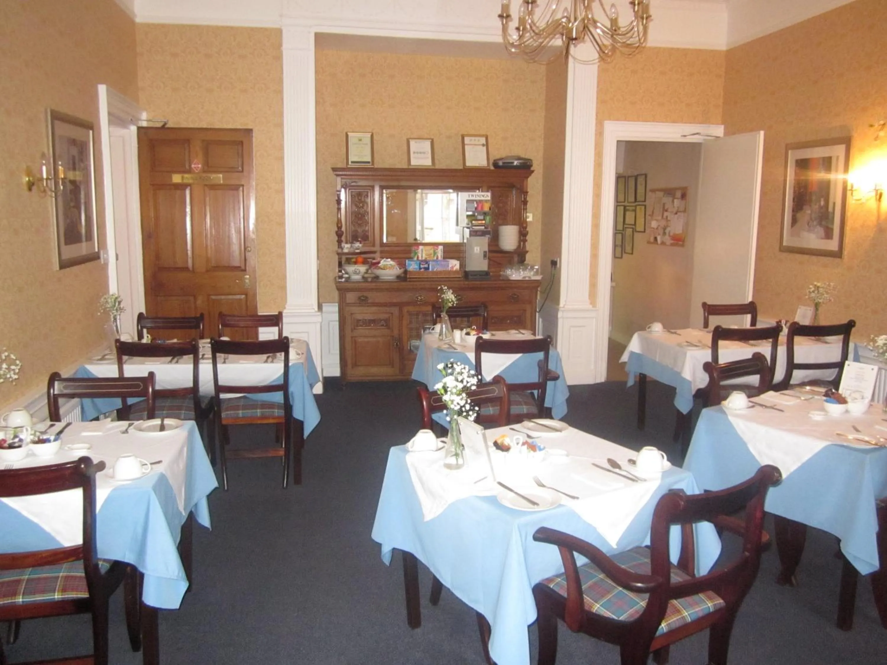 Restaurant/places to eat in Elder York Guest House