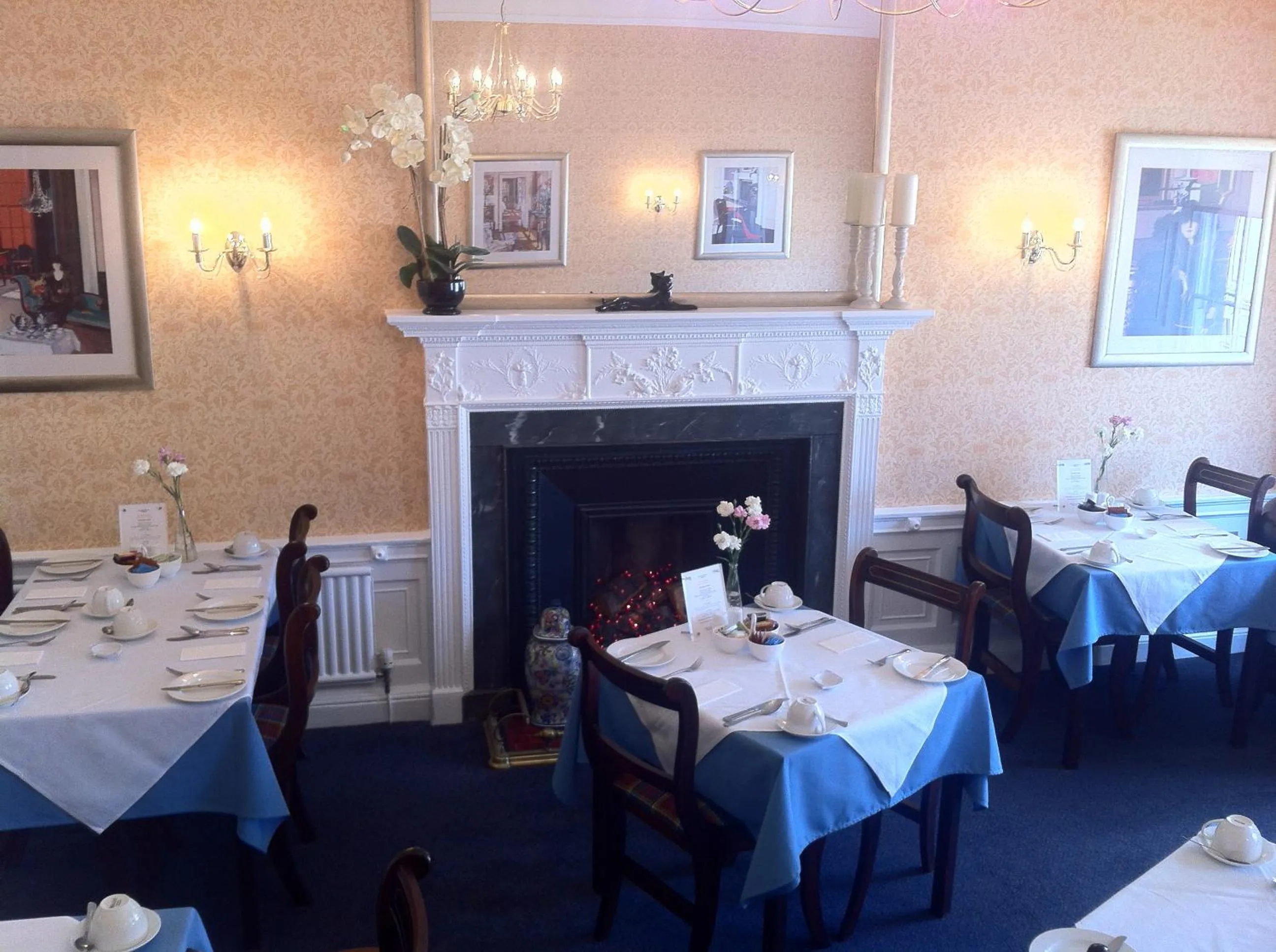 Restaurant/places to eat in Elder York Guest House