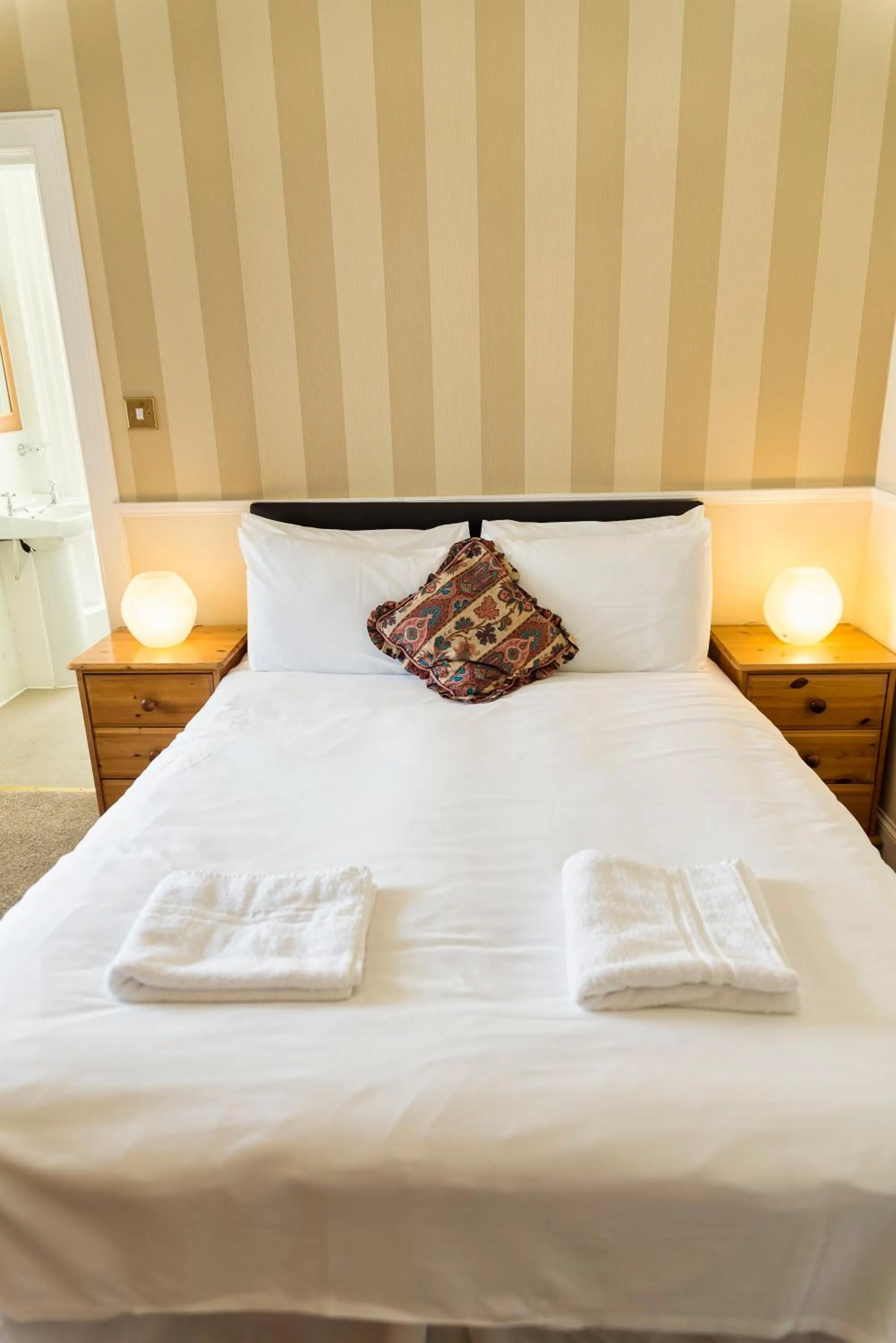 Bed in Elder York Guest House