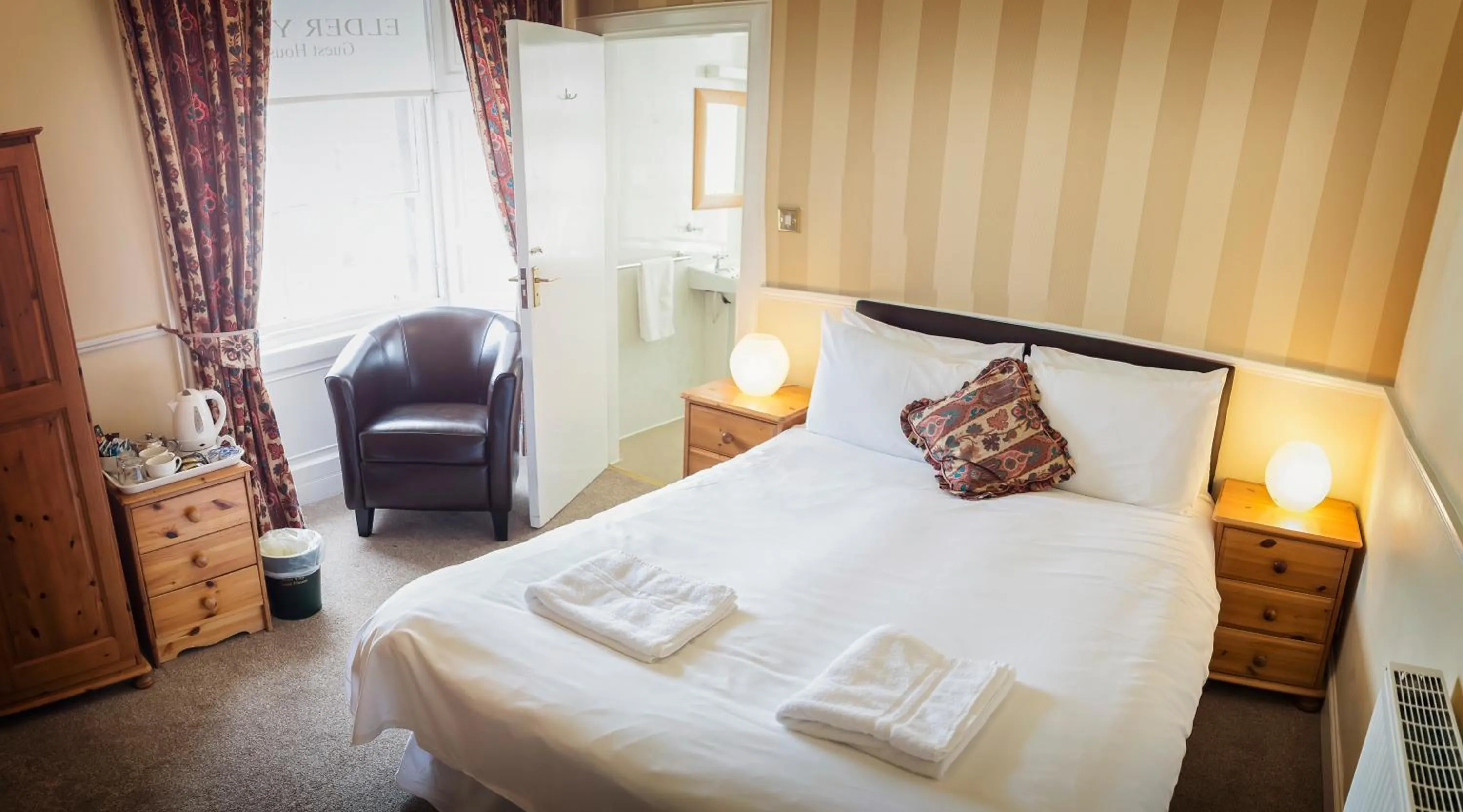 Bed in Elder York Guest House