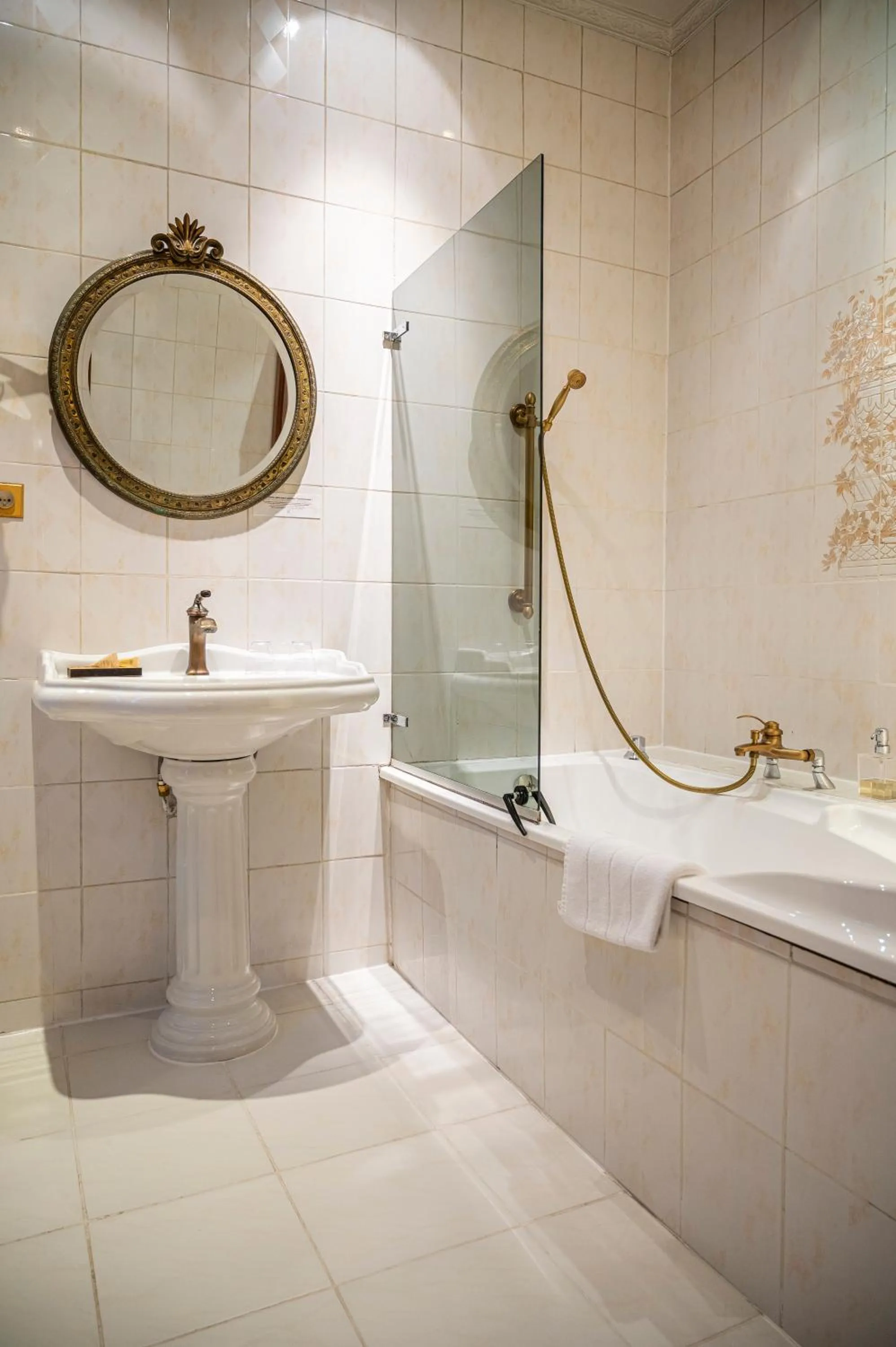 Bathroom in Hotel Du Parc - Manoir Du Baron Blanc