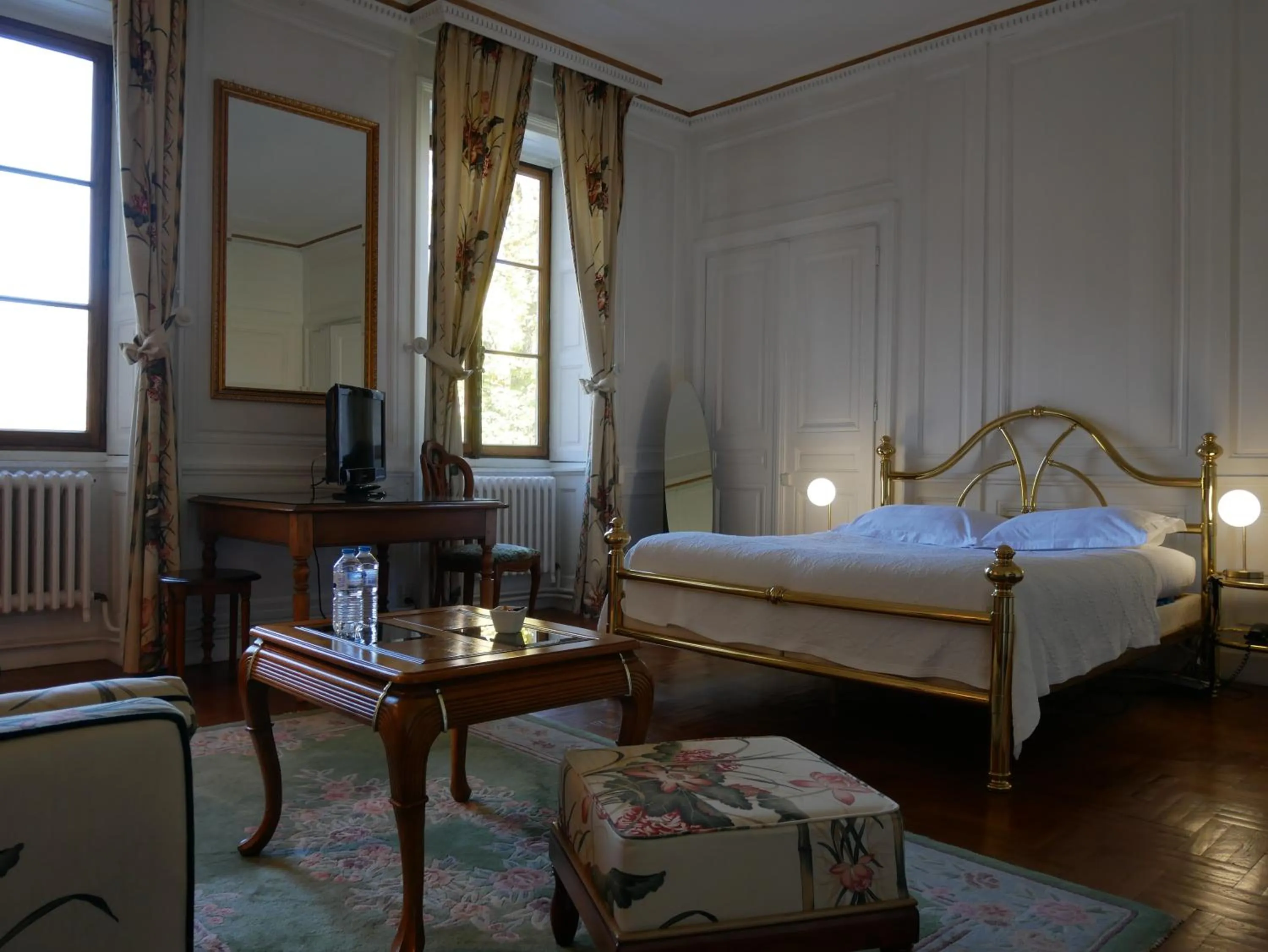 Bed in Hotel Du Parc - Manoir Du Baron Blanc