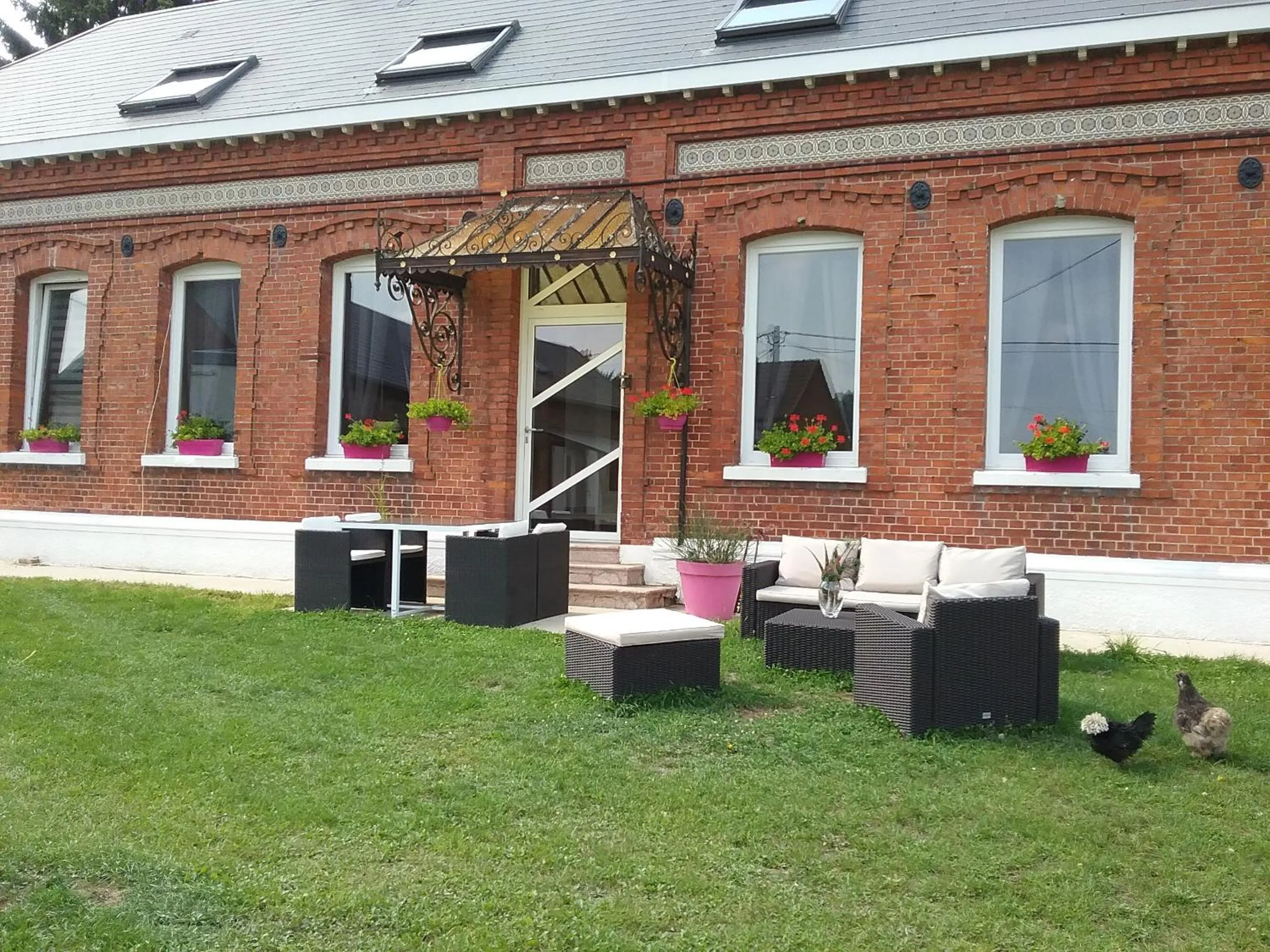 Facade/entrance in Chambre d'hôtes "COQUELICOT"