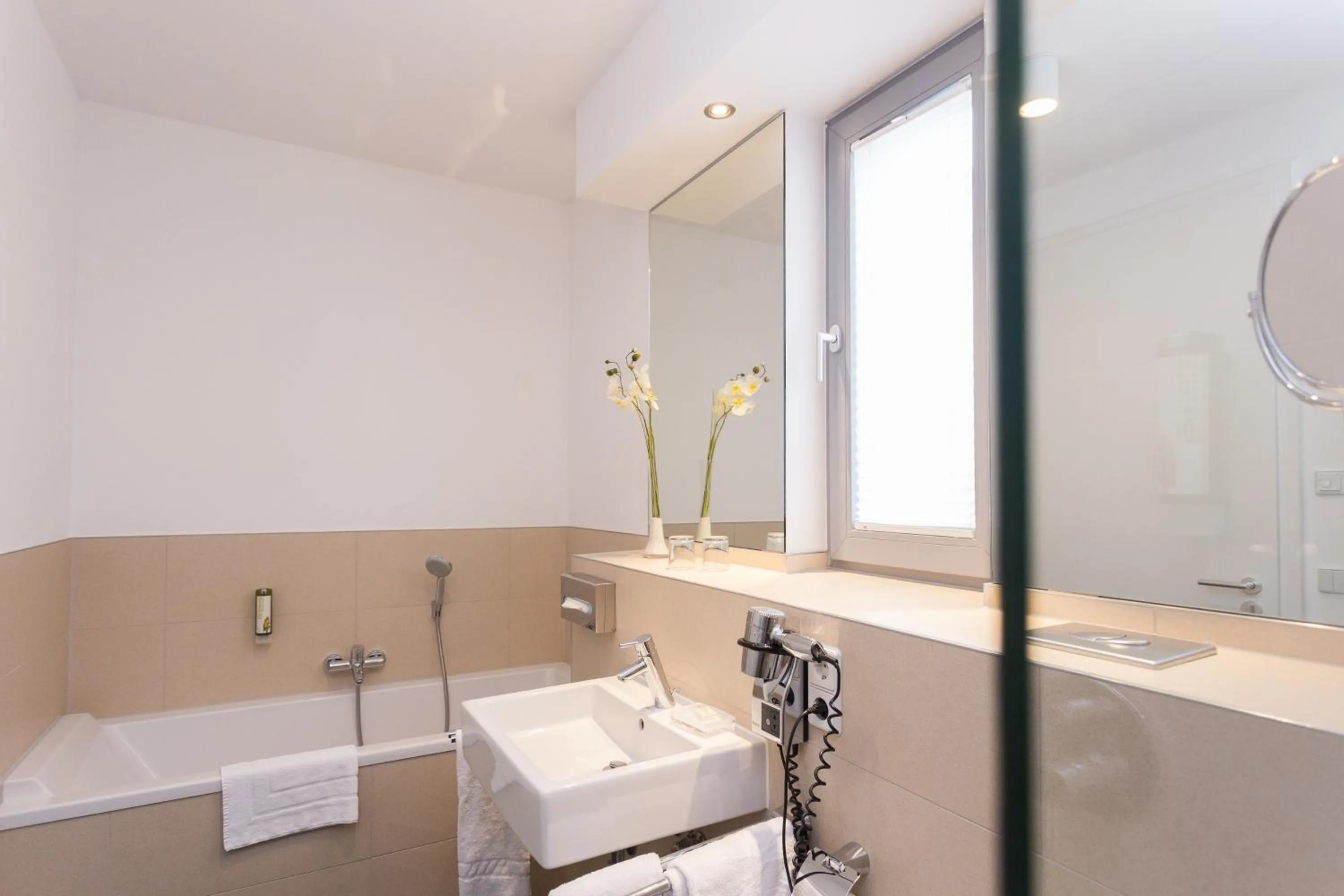 Bathroom in Grimm's Berlin Mitte