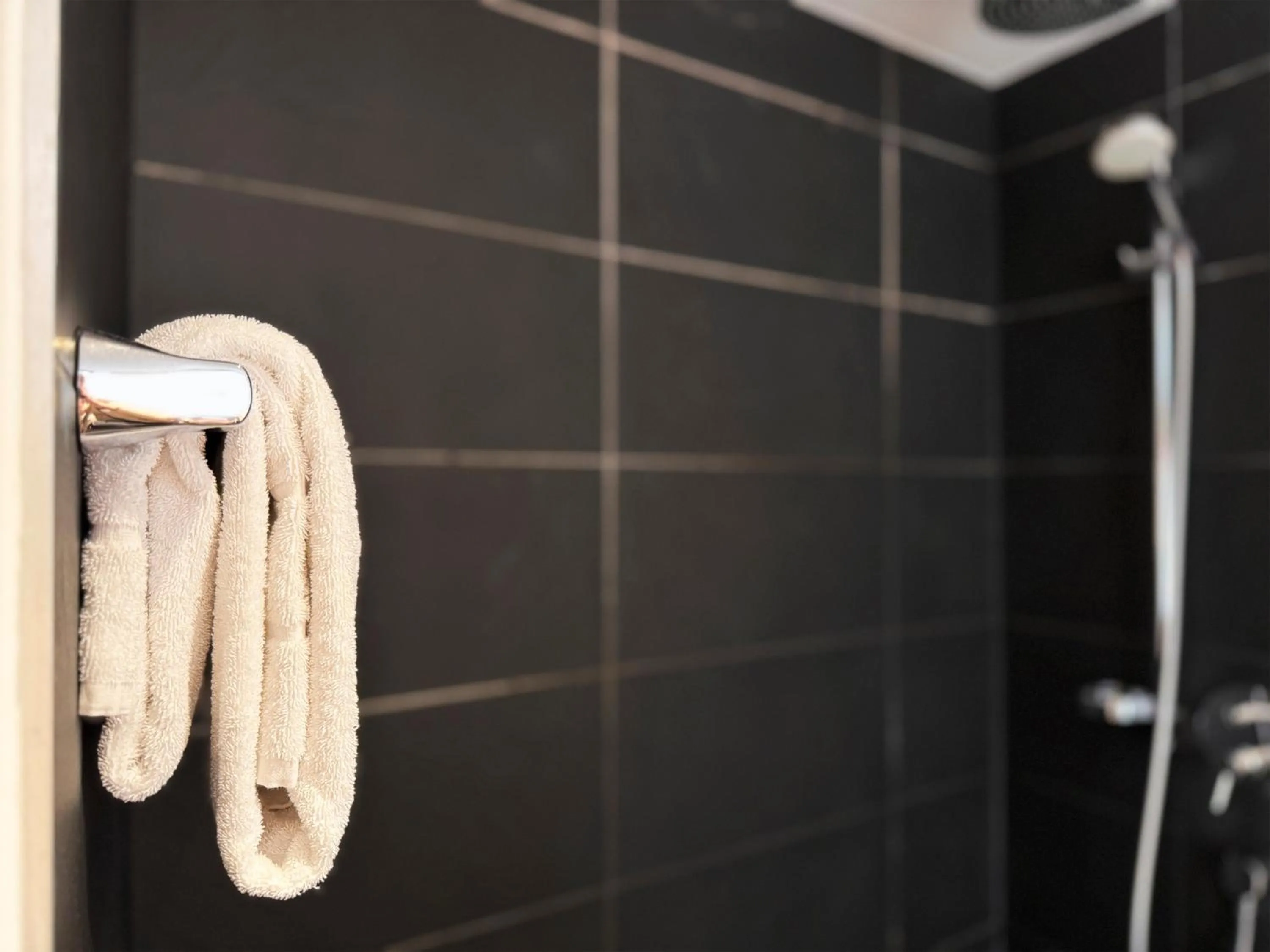 Bathroom in Grimm's Berlin Mitte