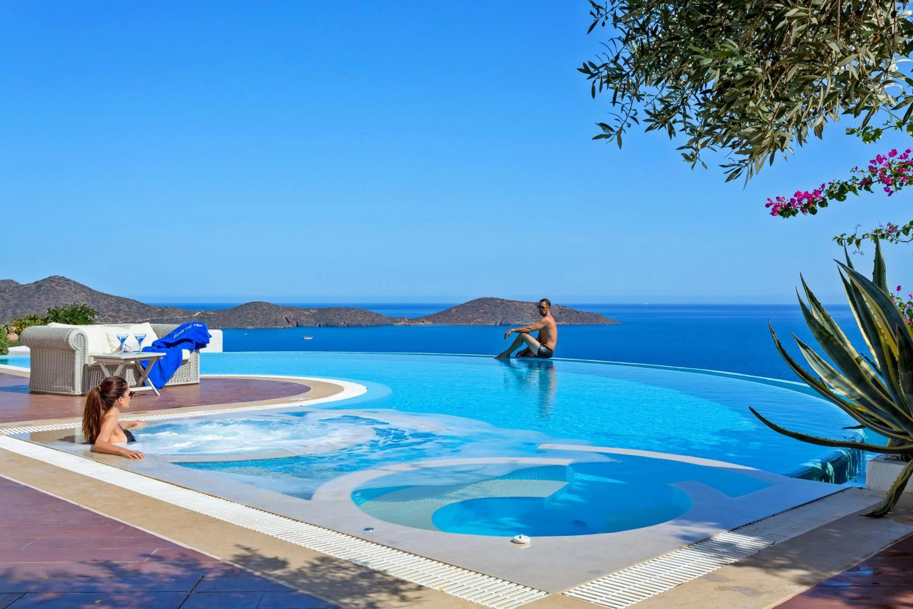 Swimming pool in Elounda Gulf Villas by Sandglass