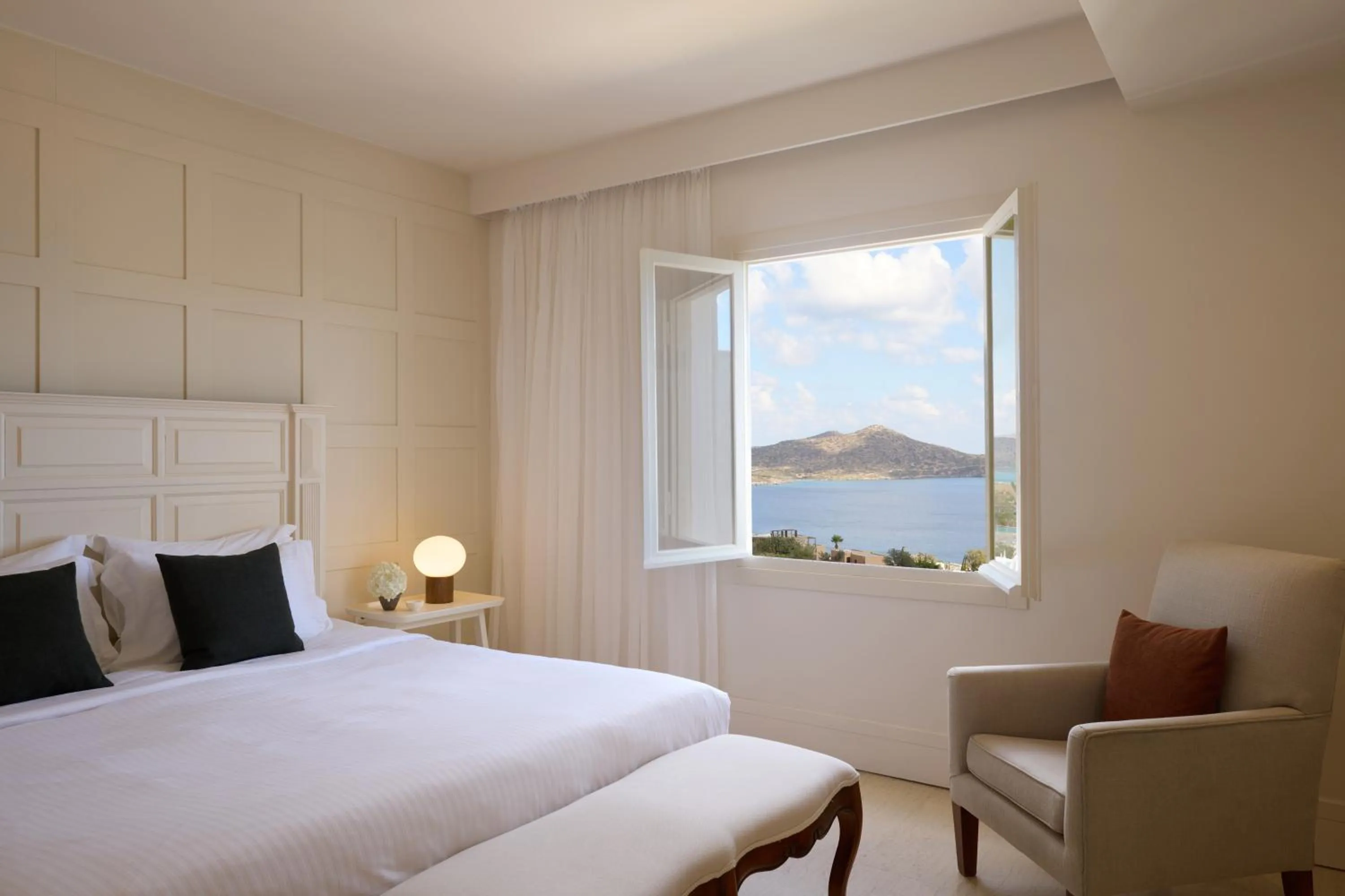 Bedroom, Bed in Elounda Gulf Villas by Sandglass