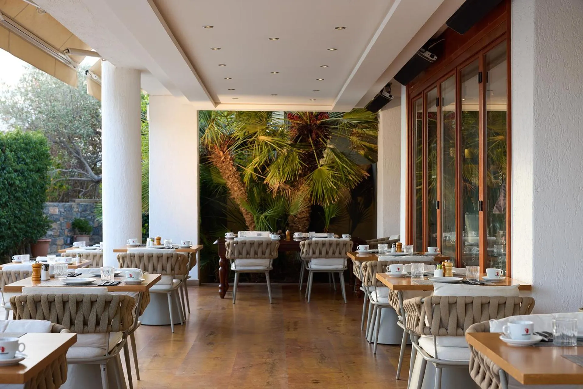 Restaurant/places to eat in Elounda Gulf Villas by Sandglass