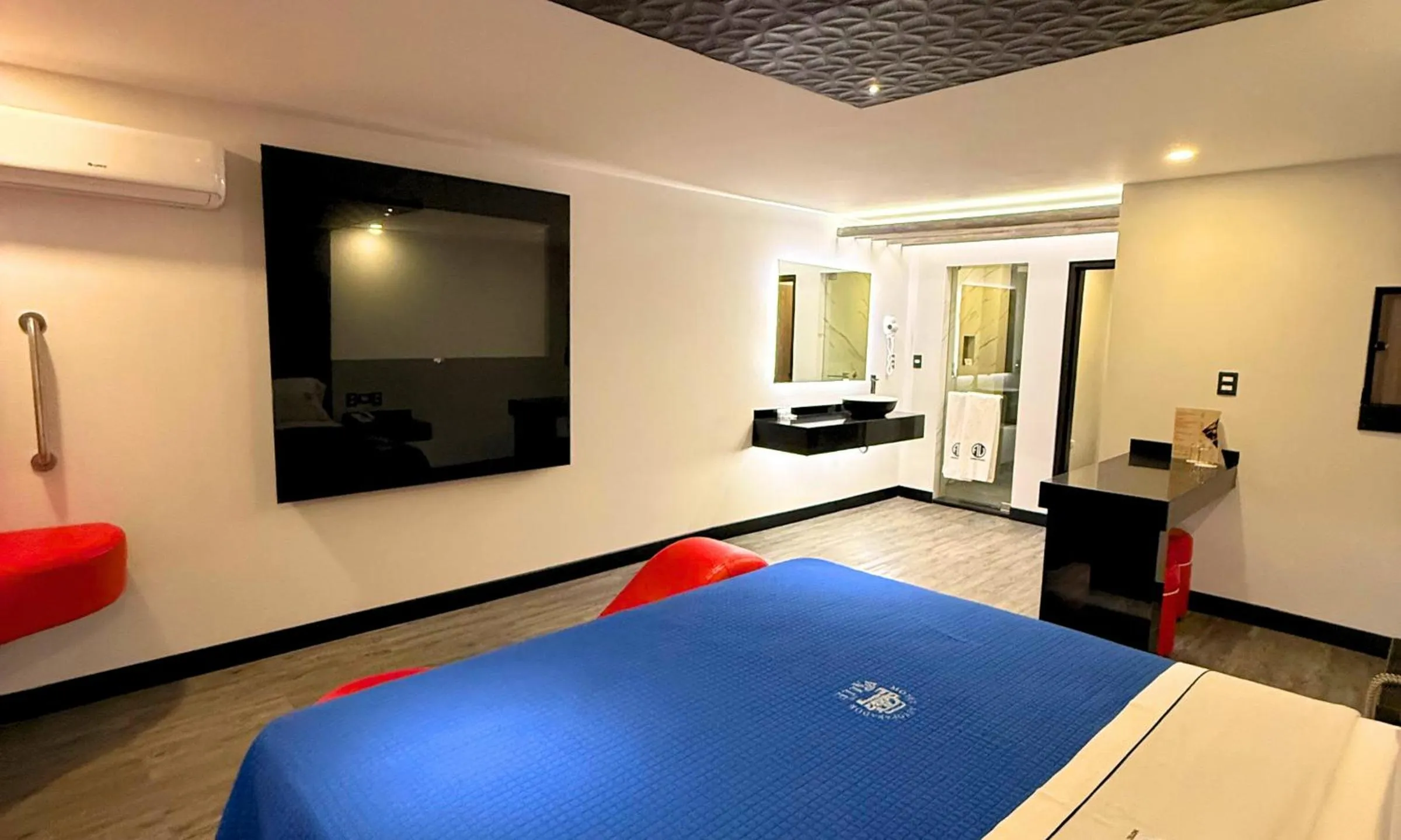 Bedroom, Bed in Autoparador Del Valle