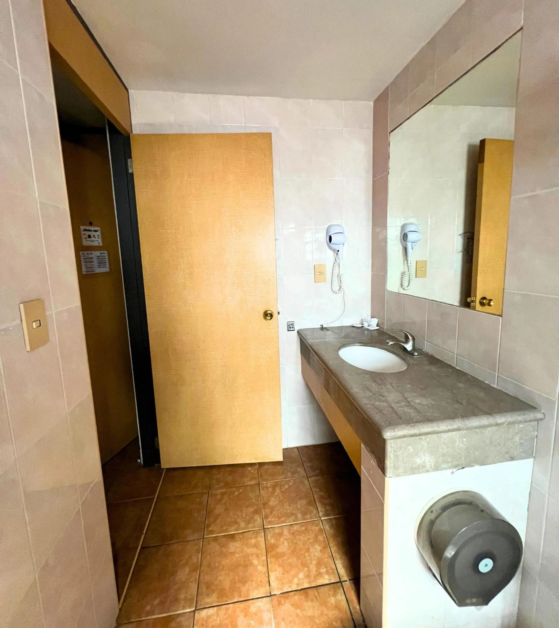 Bathroom in Autoparador Del Valle