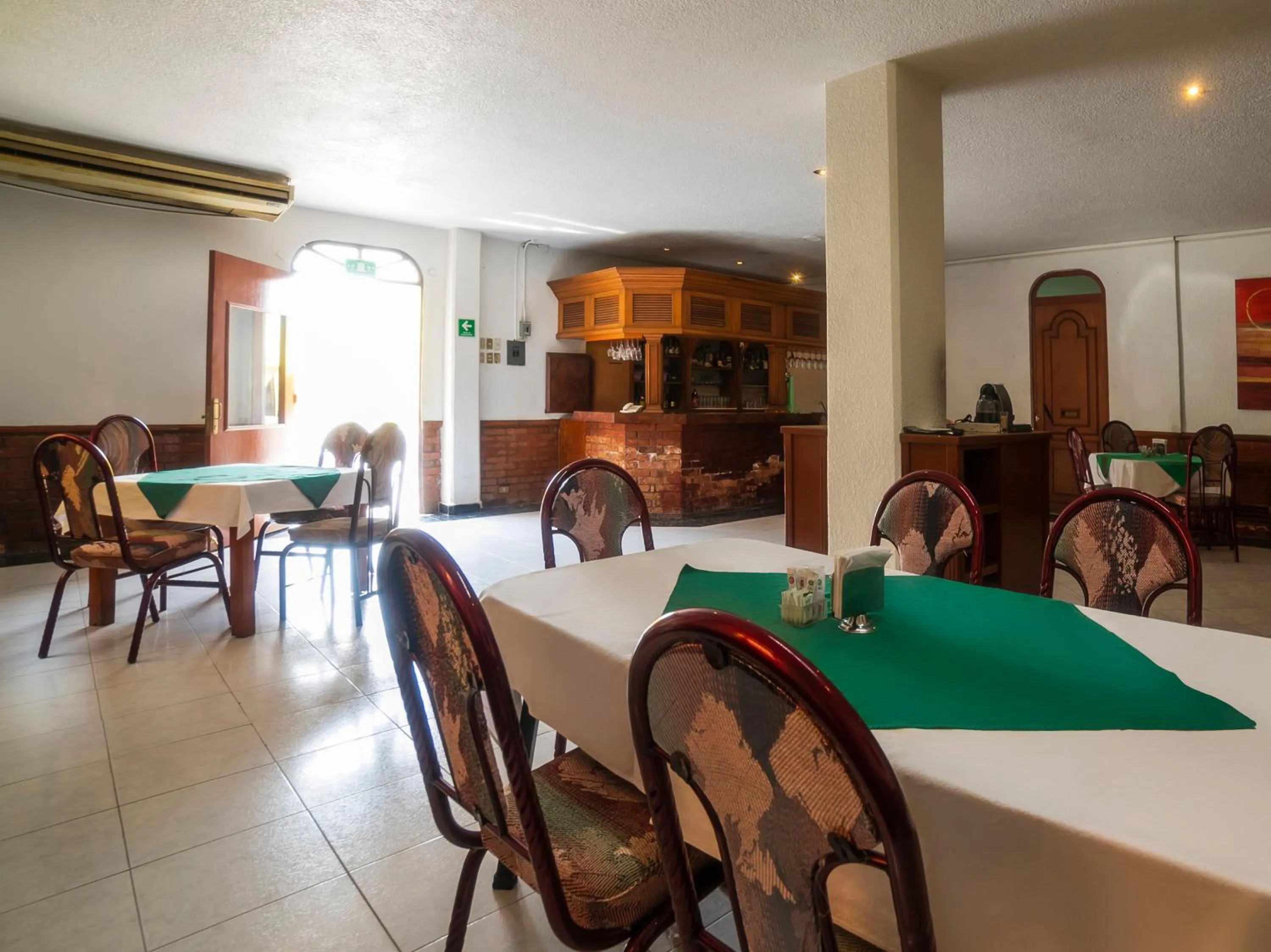 Restaurant/places to eat in Autoparador Del Valle