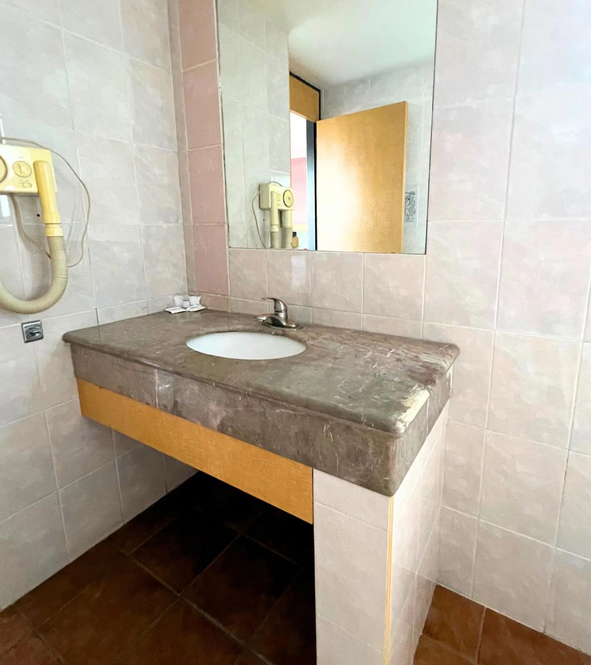 Bathroom in Autoparador Del Valle