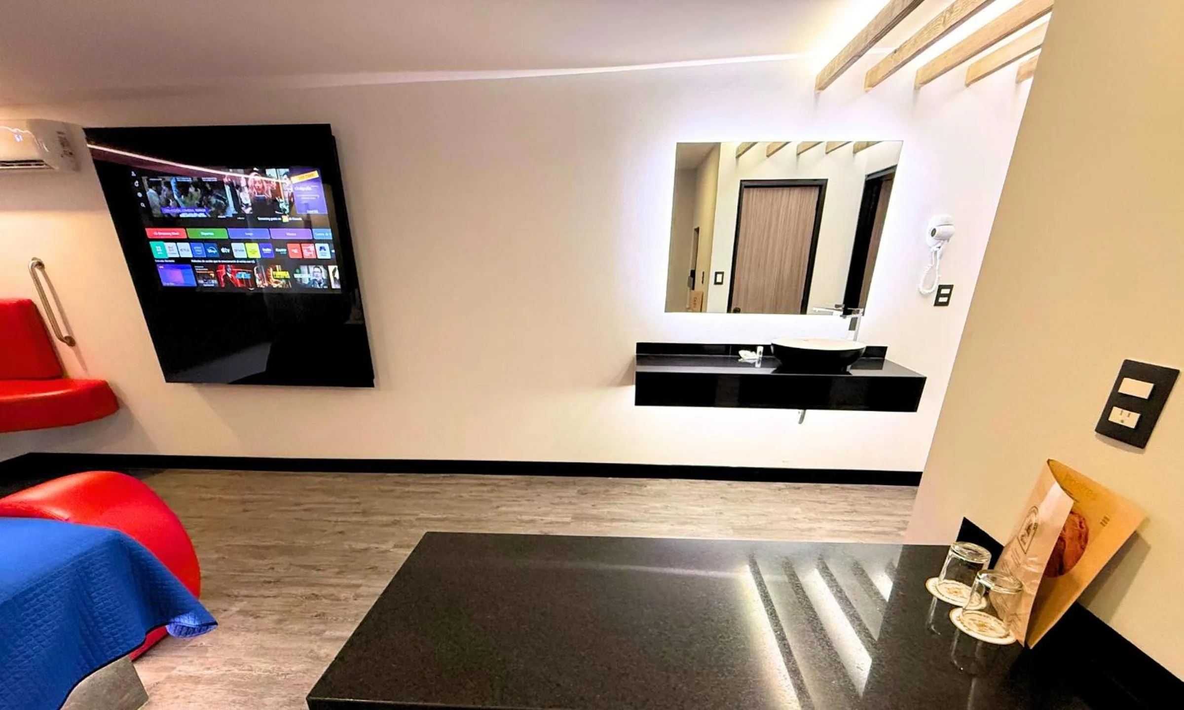 TV and multimedia in Autoparador Del Valle