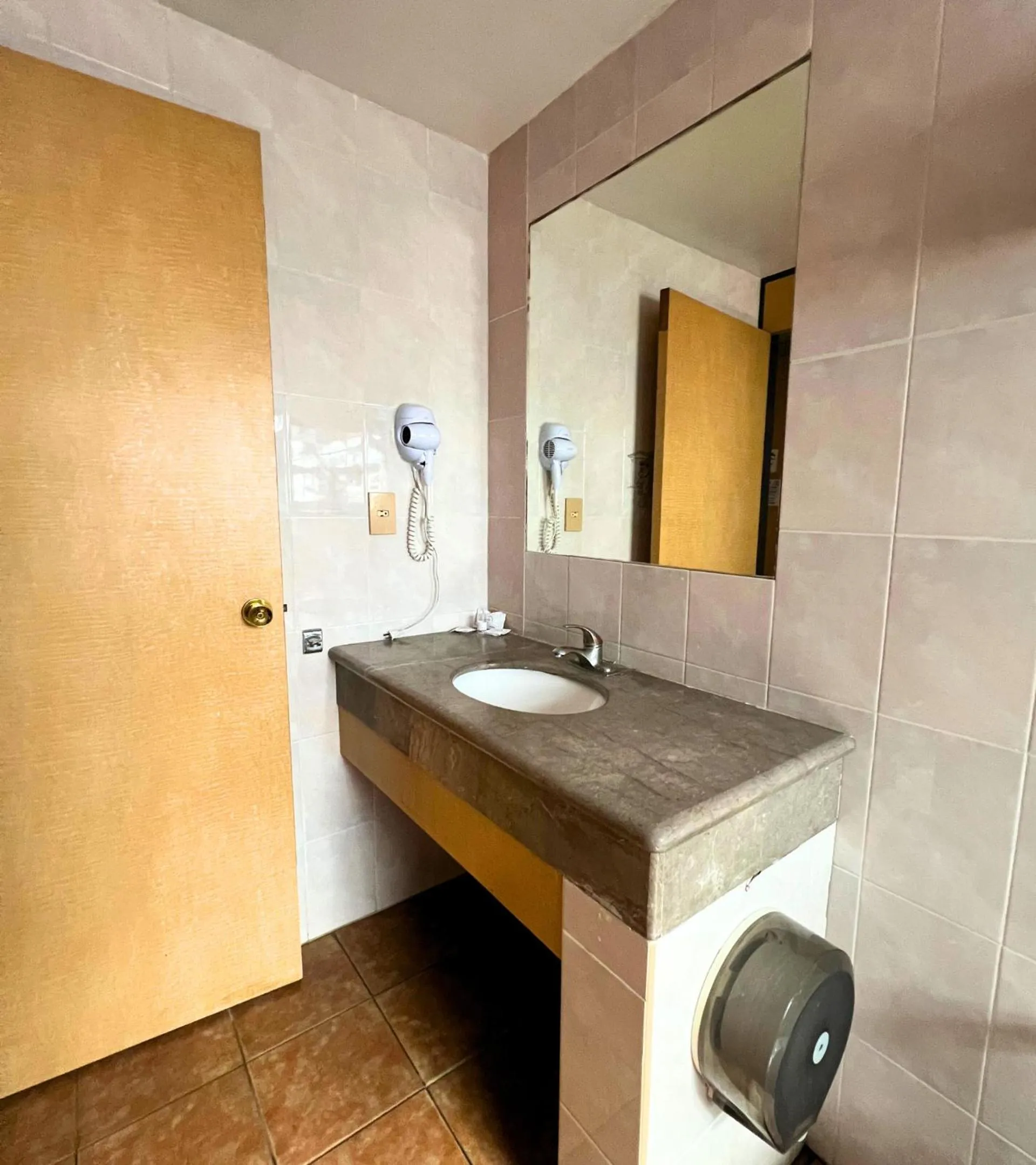 Bathroom in Autoparador Del Valle