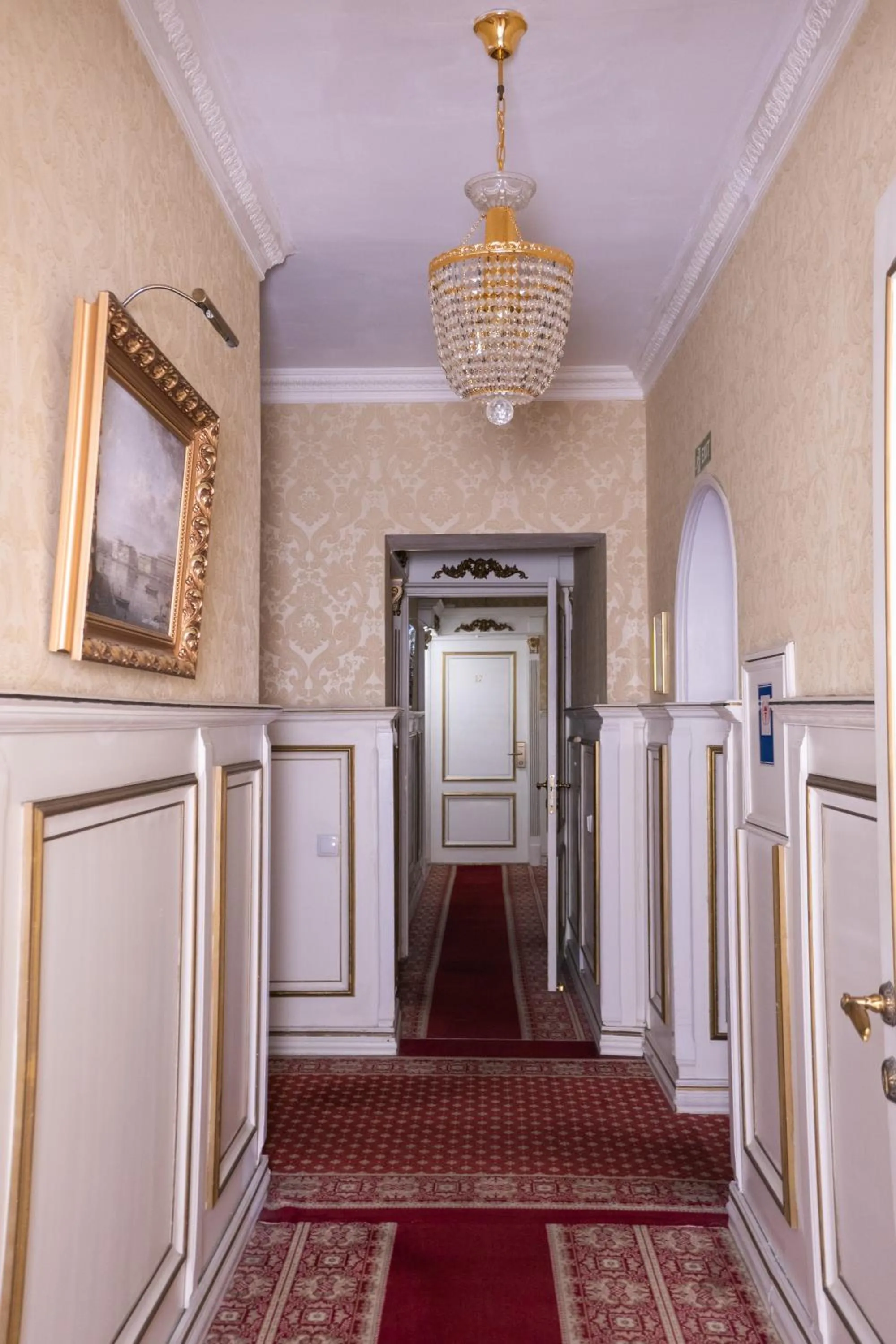 Royal City Hotel
