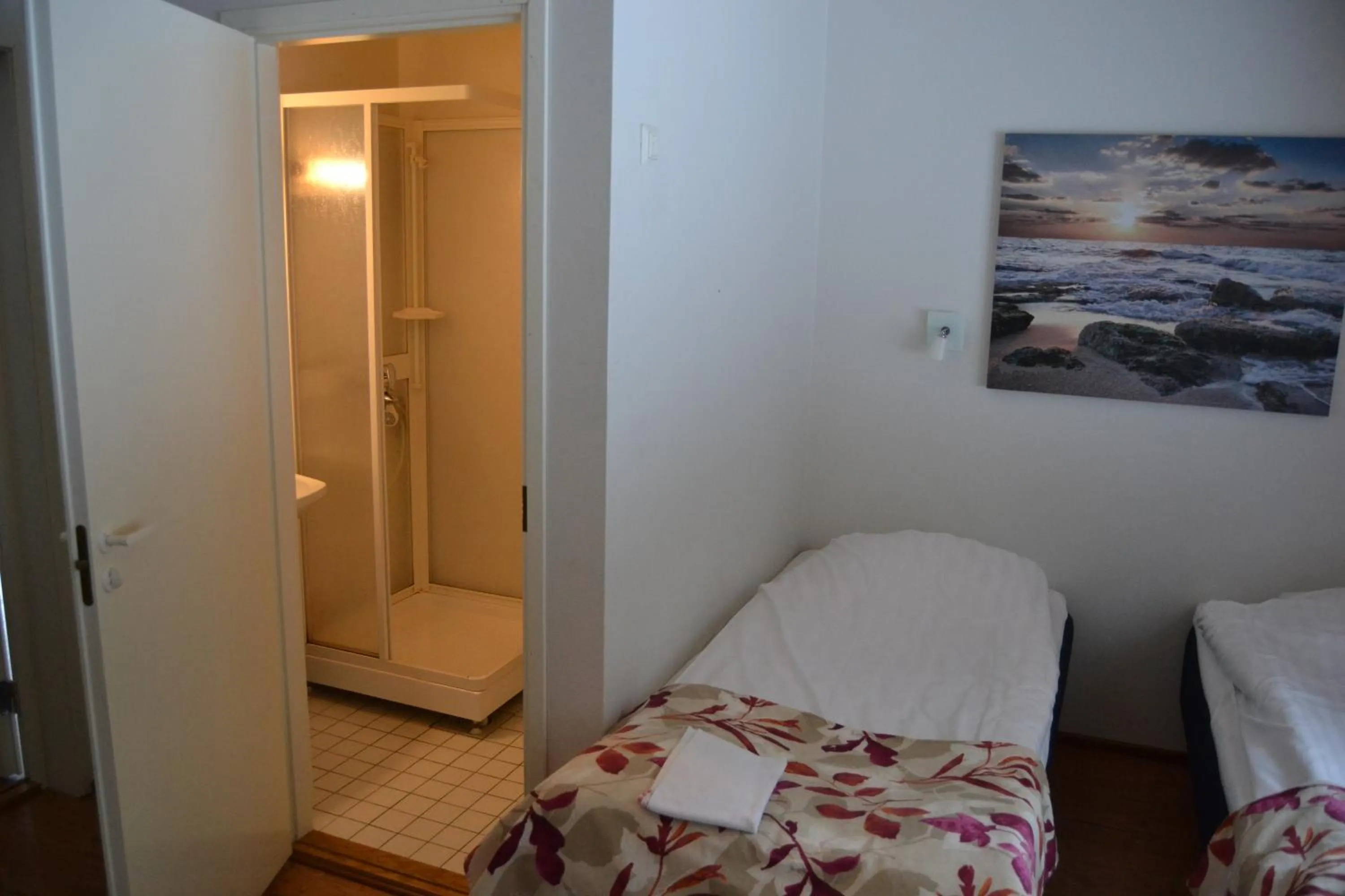 Photo of the whole room in Hotel Rantakatti