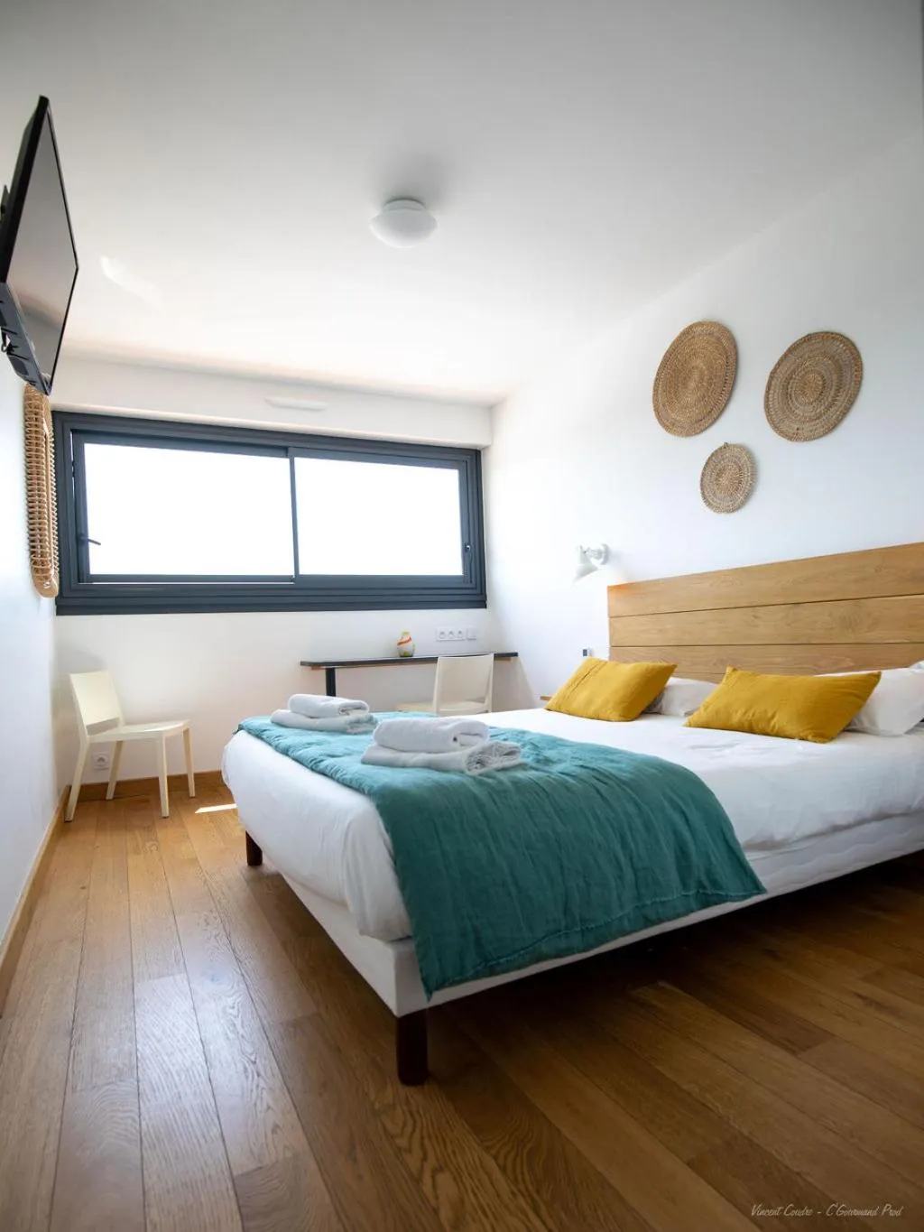 Photo of the whole room, Bed in Logis Hôtels - Le Bellaroc - Hôtel 2 étoiles et Restaurant