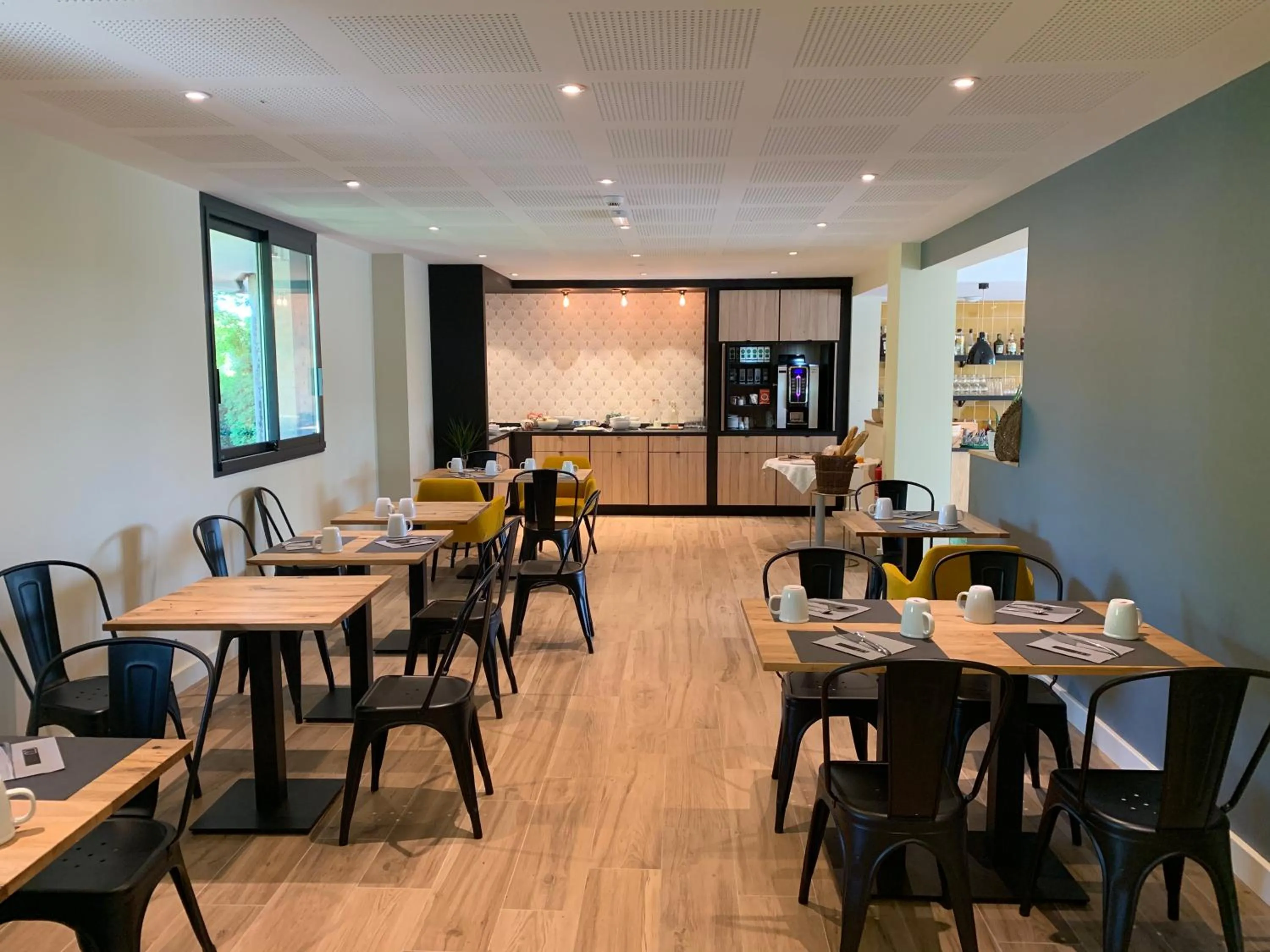 Area and facilities in Logis Hôtels - Le Bellaroc - Hôtel 2 étoiles et Restaurant