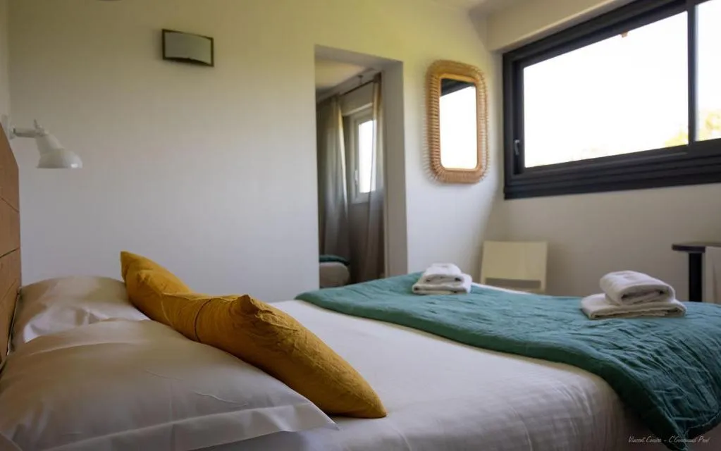 Bedroom, Bed in Logis Hôtels - Le Bellaroc - Hôtel 2 étoiles et Restaurant