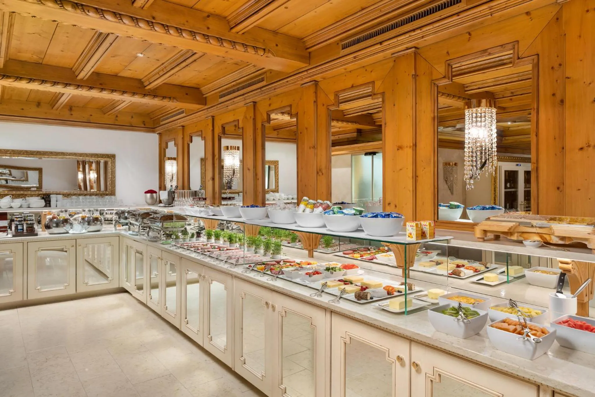 Buffet breakfast in Schlosshotel Ischgl 5-Sterne Superior