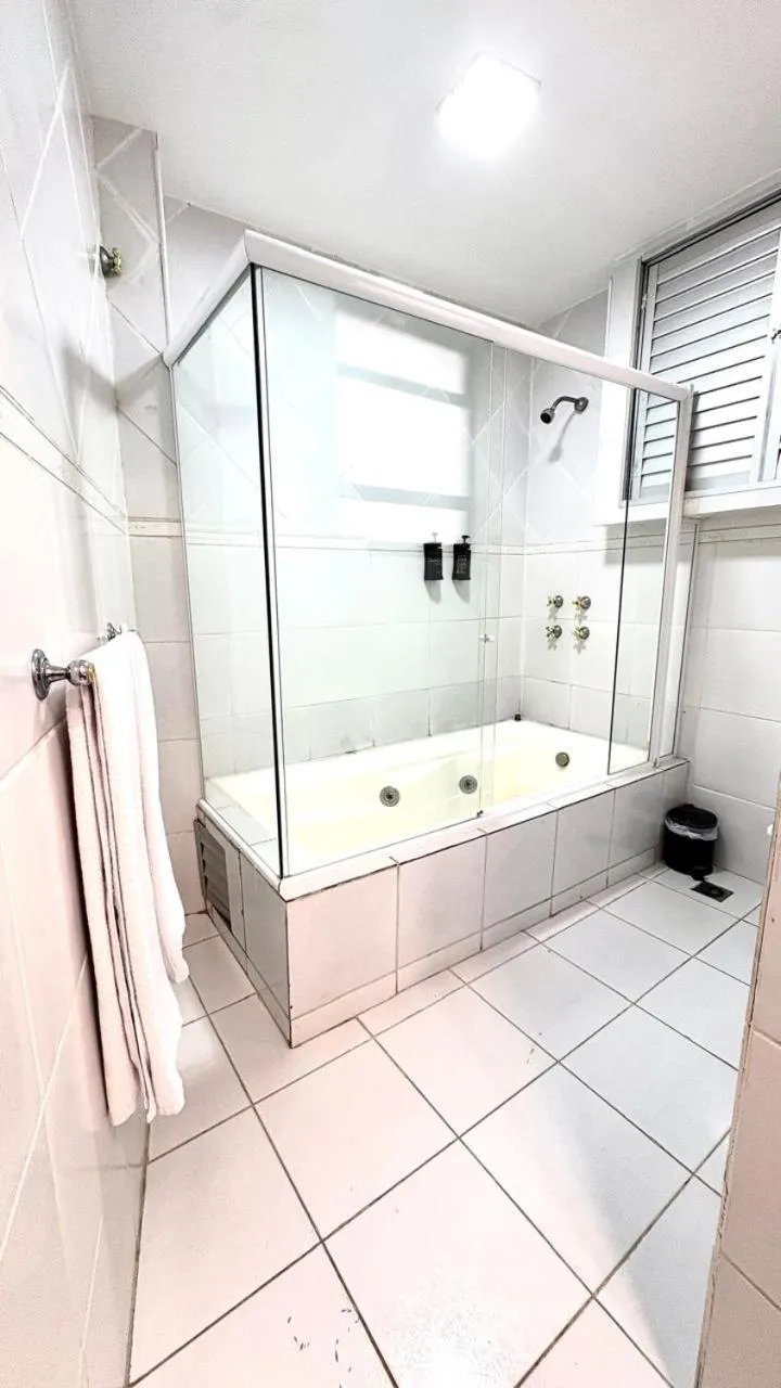 HOTEL DEL REY CURITIBA by POTY - NA FAMOSA RUA XV DE NOVEMBRO