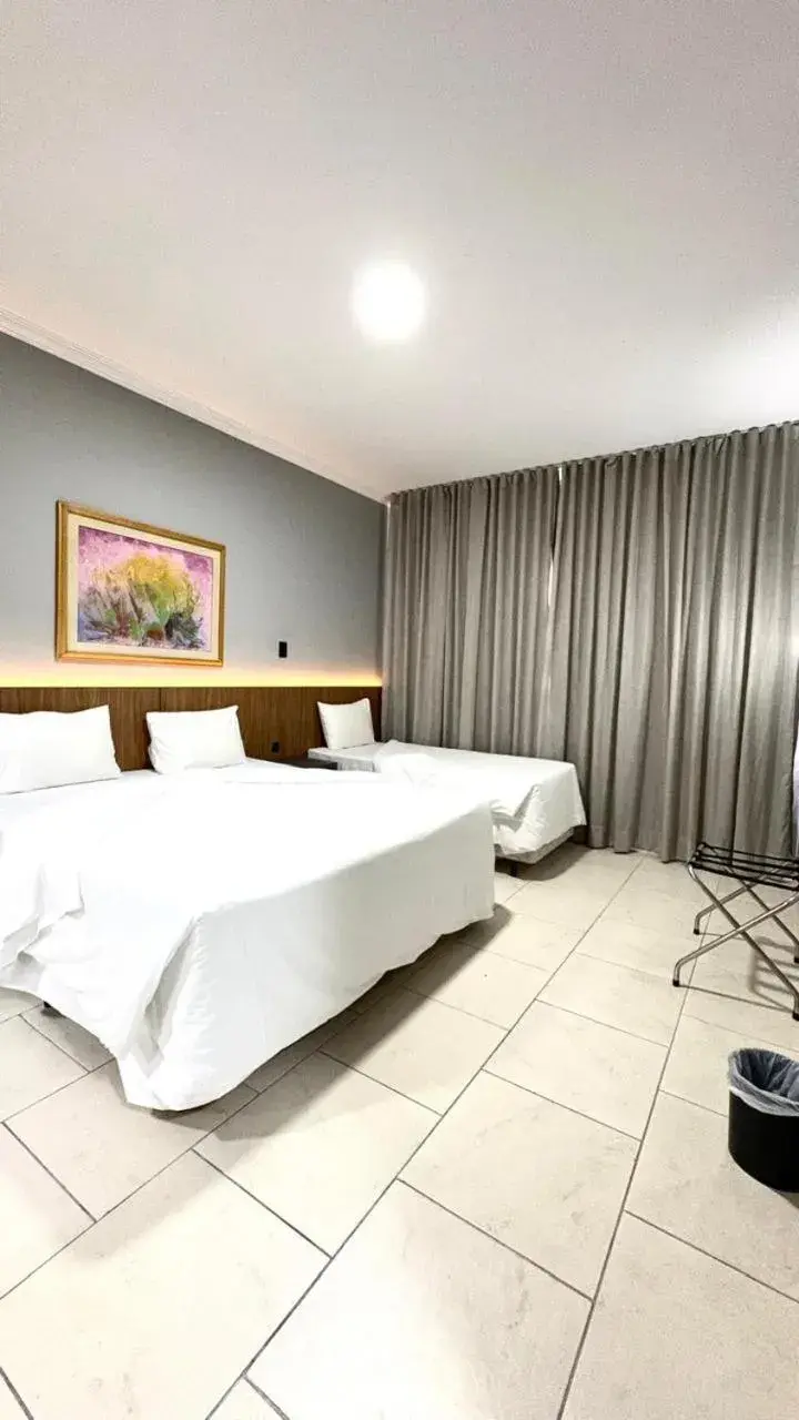 Deluxe Family Suite in Hotel Del Rey by Poty - RUA XV DE NOVEMBRO Deluxe Family Suite in Hotel Del Rey by Poty - RUA XV DE NOVEMBRO