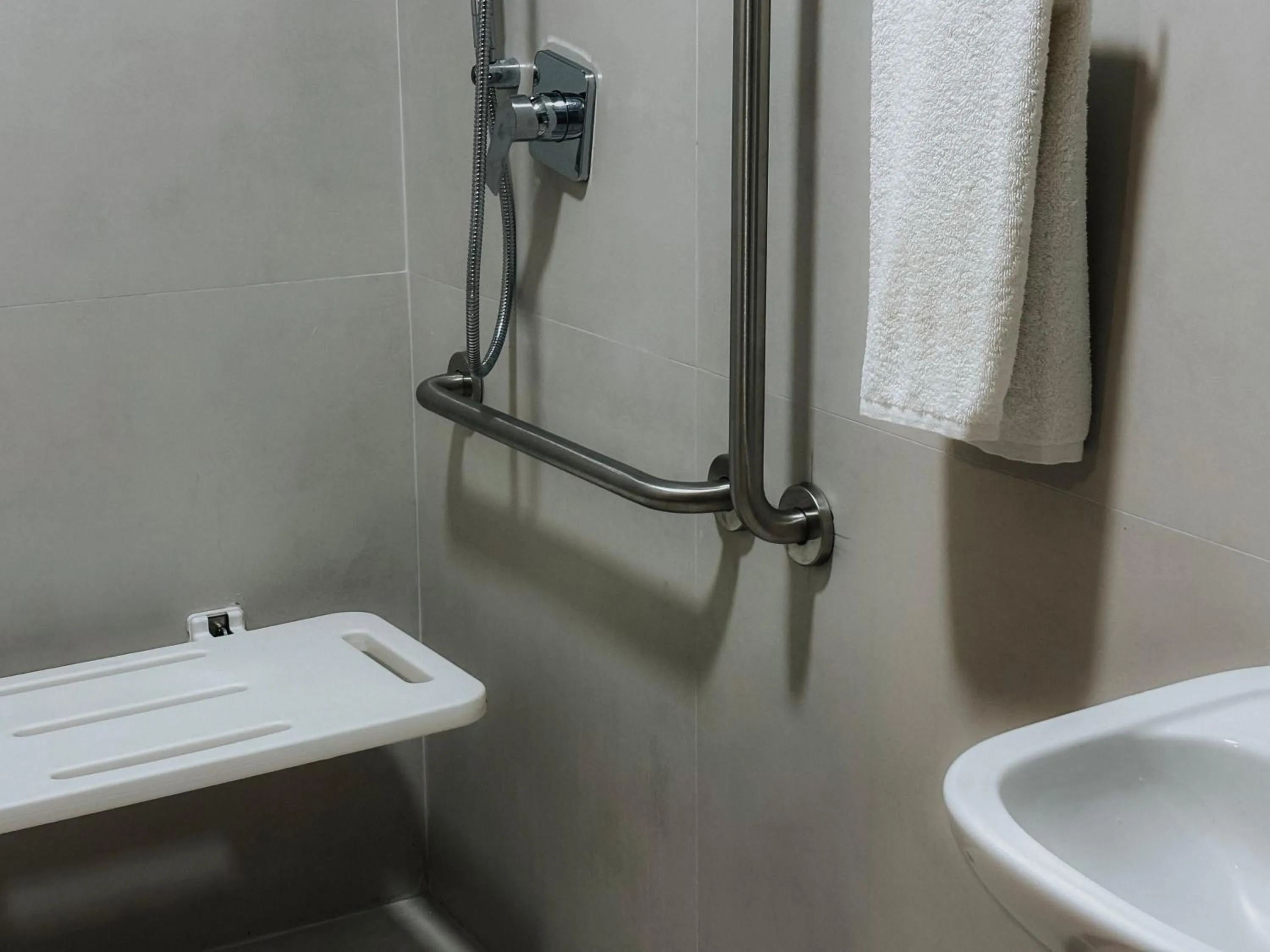 HOTEL DEL REY CURITIBA by POTY - NA FAMOSA RUA XV DE NOVEMBRO