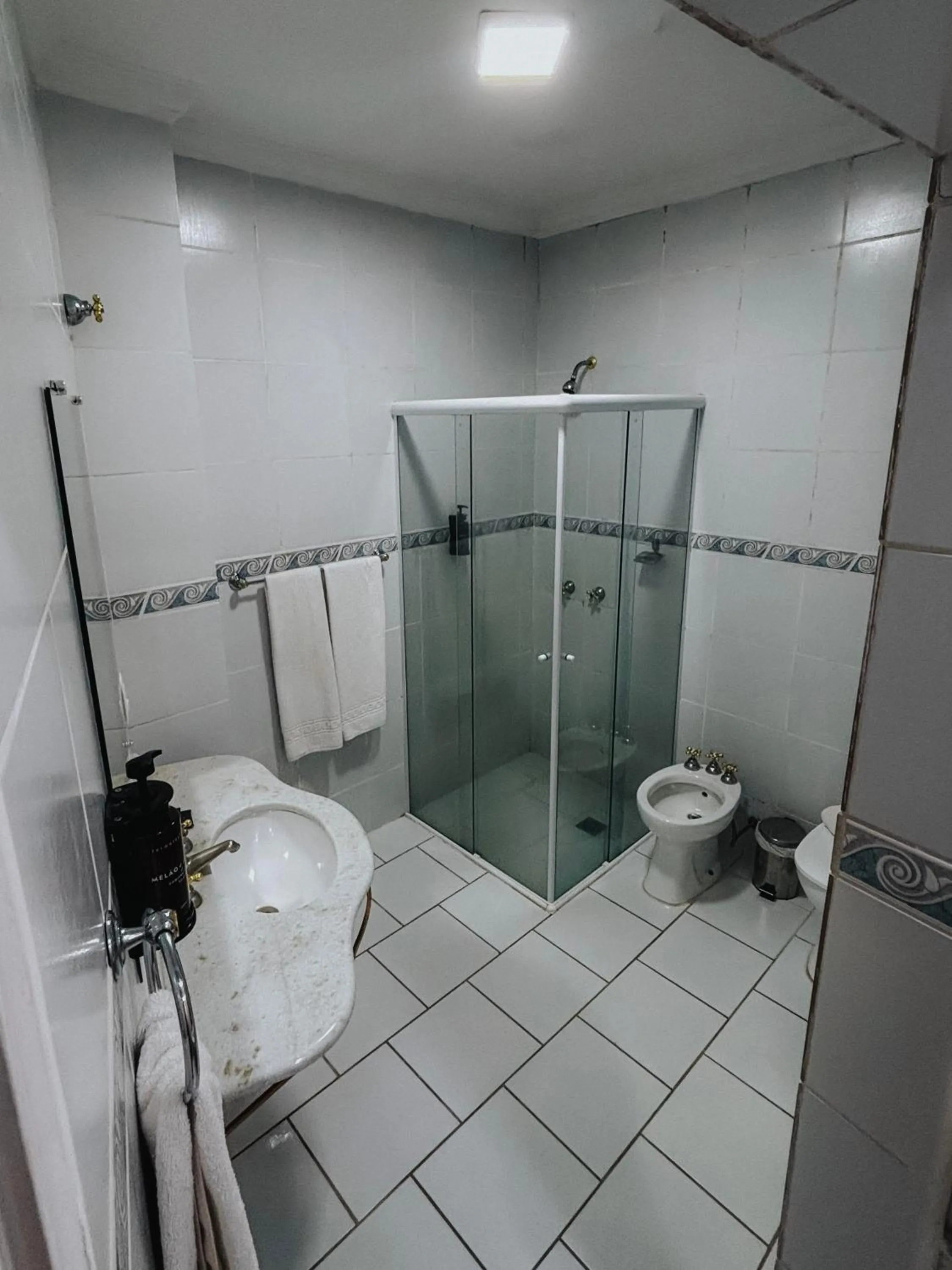 HOTEL DEL REY CURITIBA by POTY - NA FAMOSA RUA XV DE NOVEMBRO