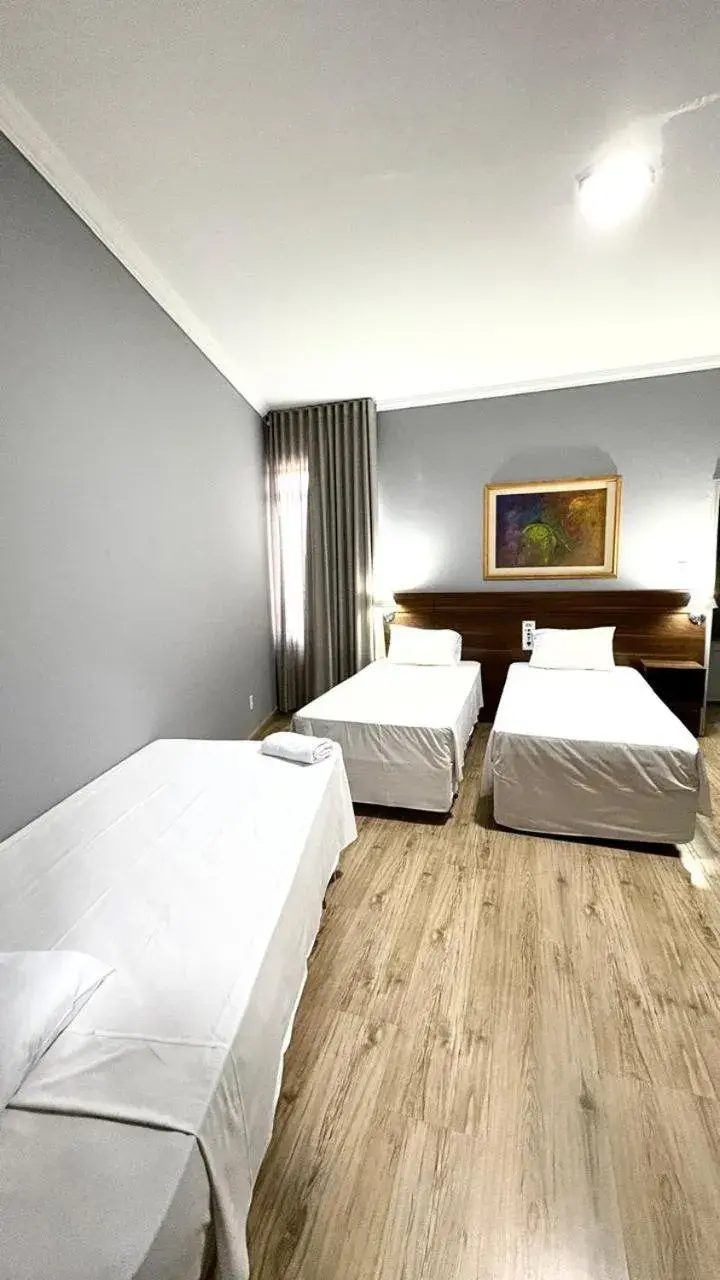 Superior Triple Room in HOTEL DEL REY CURITIBA by POTY - NA FAMOSA RUA XV DE NOVEMBRO Superior Triple Room in HOTEL DEL REY CURITIBA by POTY - NA FAMOSA RUA XV DE NOVEMBRO