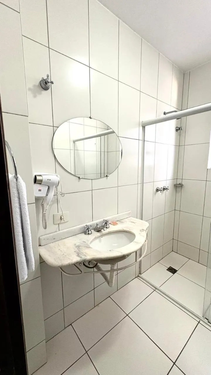 HOTEL DEL REY CURITIBA by POTY - NA FAMOSA RUA XV DE NOVEMBRO