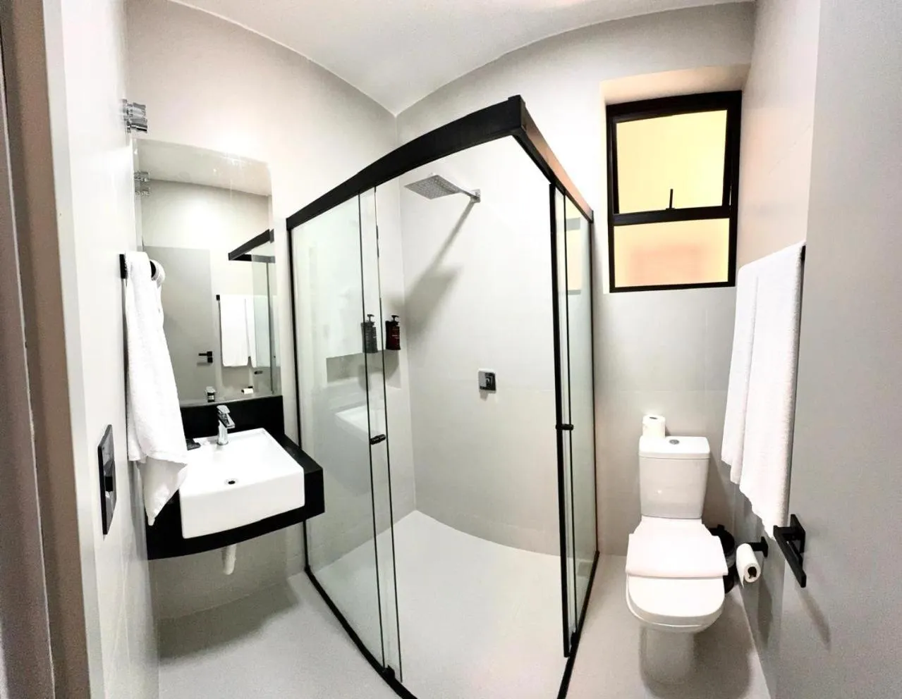 HOTEL DEL REY CURITIBA by POTY - NA FAMOSA RUA XV DE NOVEMBRO