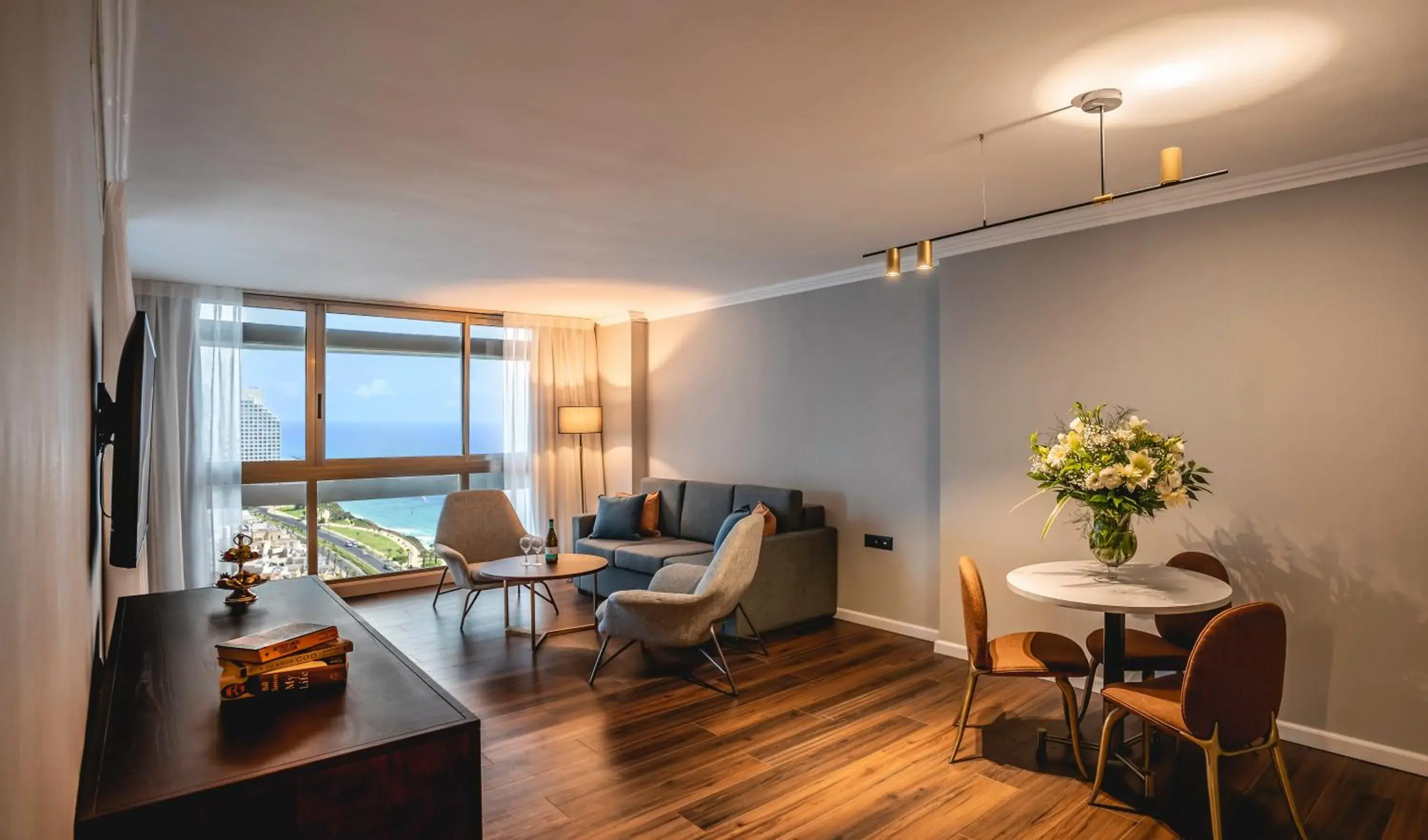 One-Bedroom Suite - single occupancy in The Seasons Hotel -Studio & Suite One-Bedroom Suite - single occupancy in The Seasons Hotel -Studio & Suite