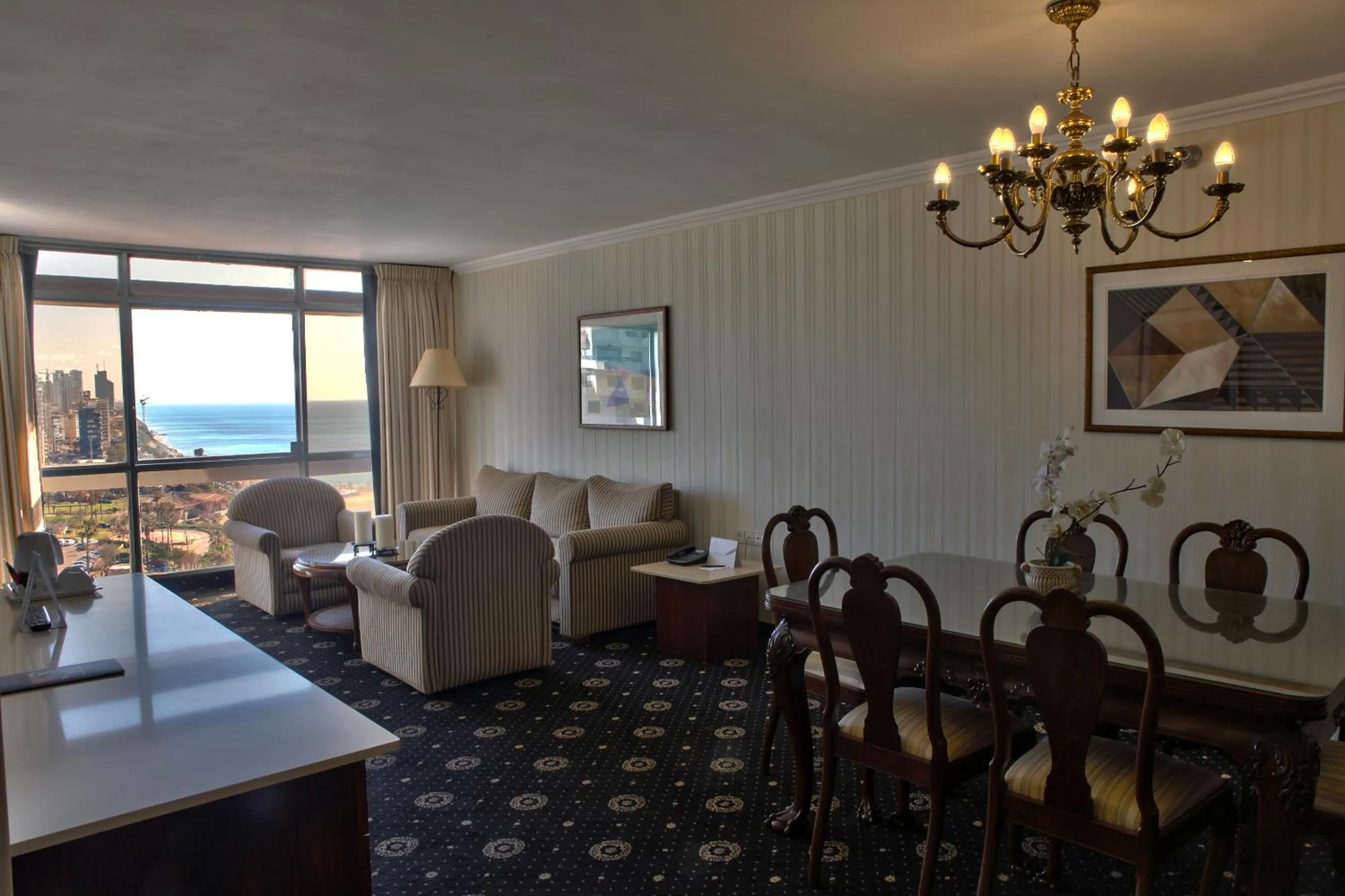 The Seasons Hotel -Studio & Suite