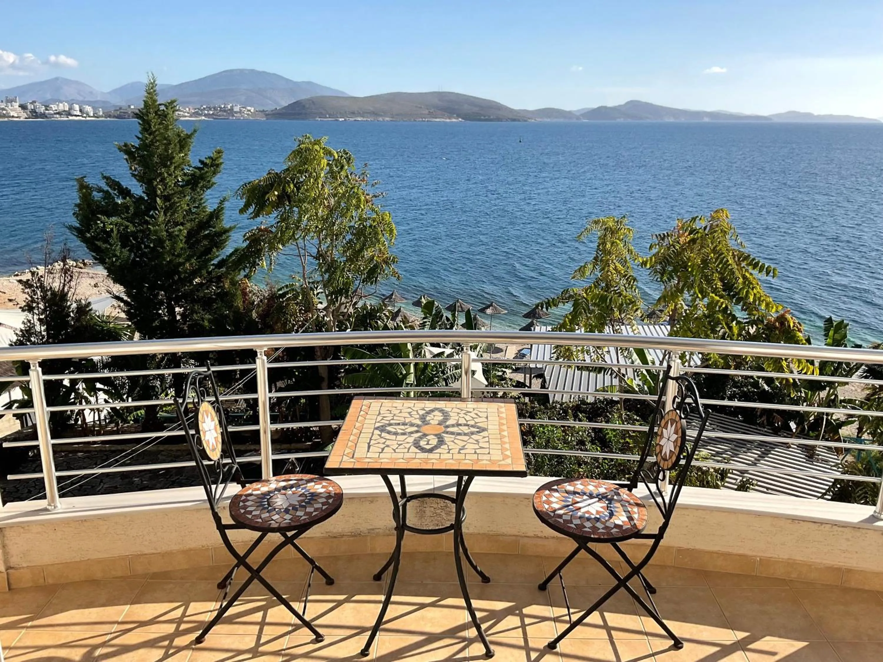 Mojito Beach Apartments with Sea View &Free Parking