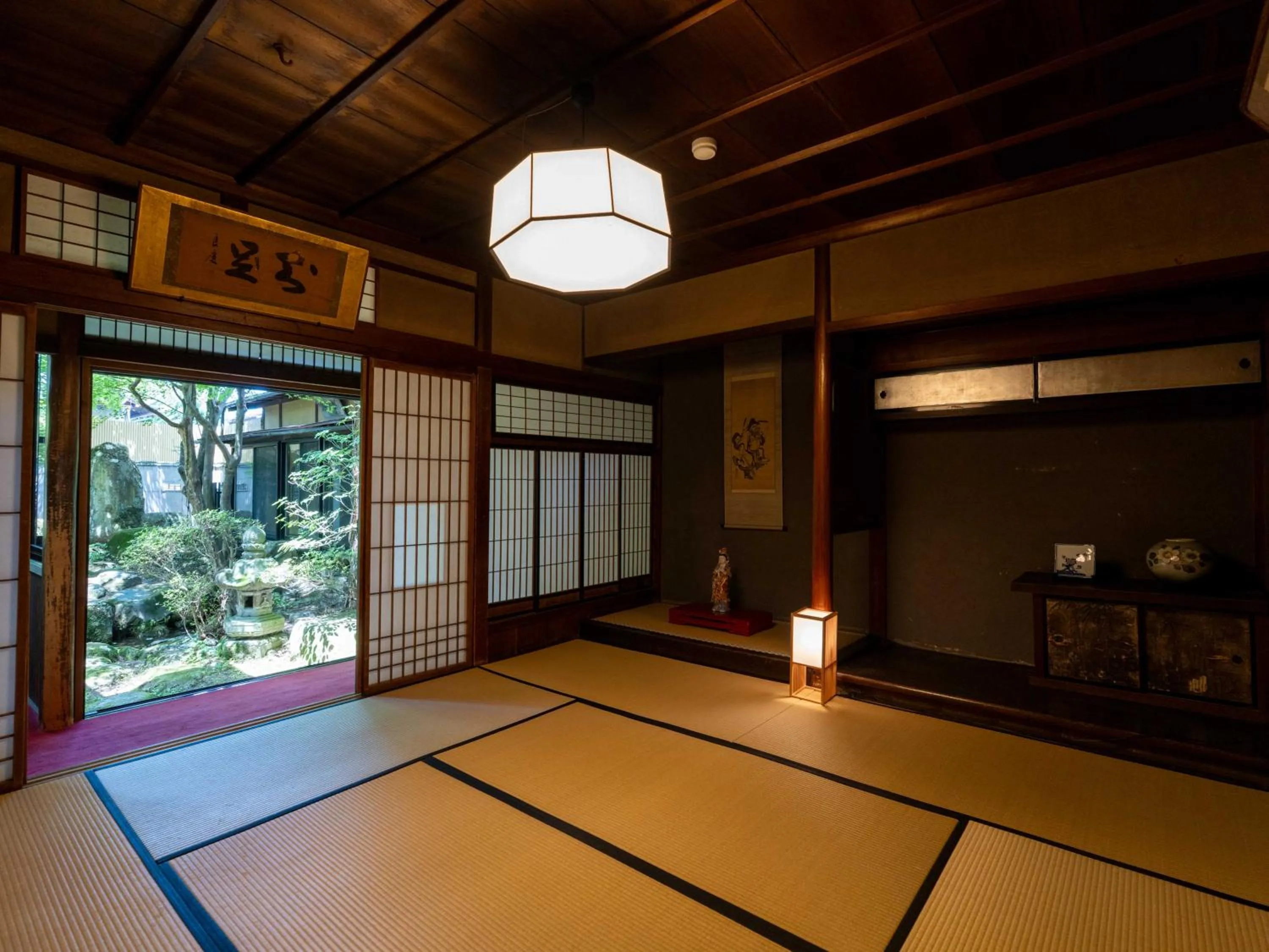 Garden in Temple Hotel Takayama Zenkoji
