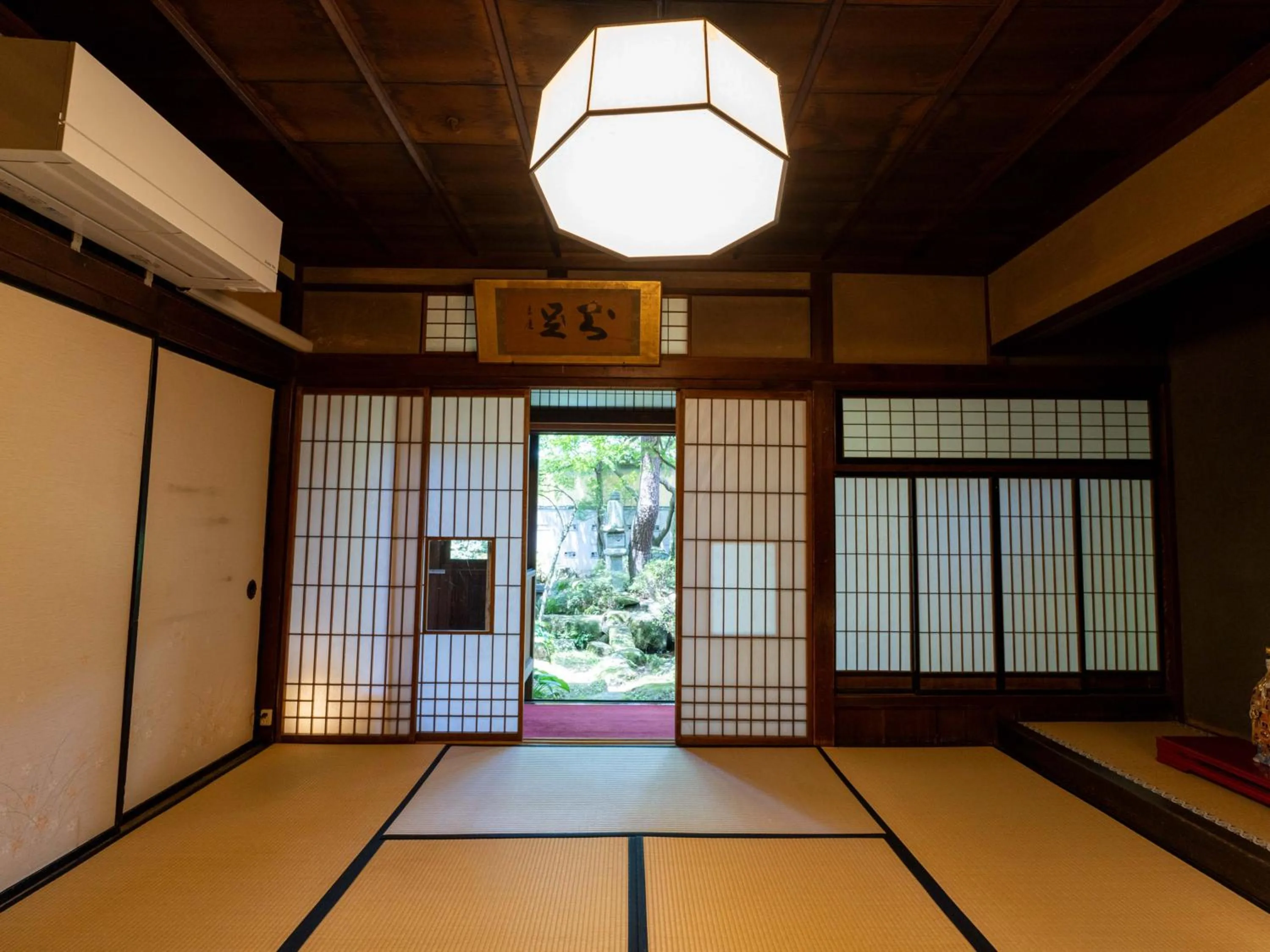 Garden in Temple Hotel Takayama Zenkoji