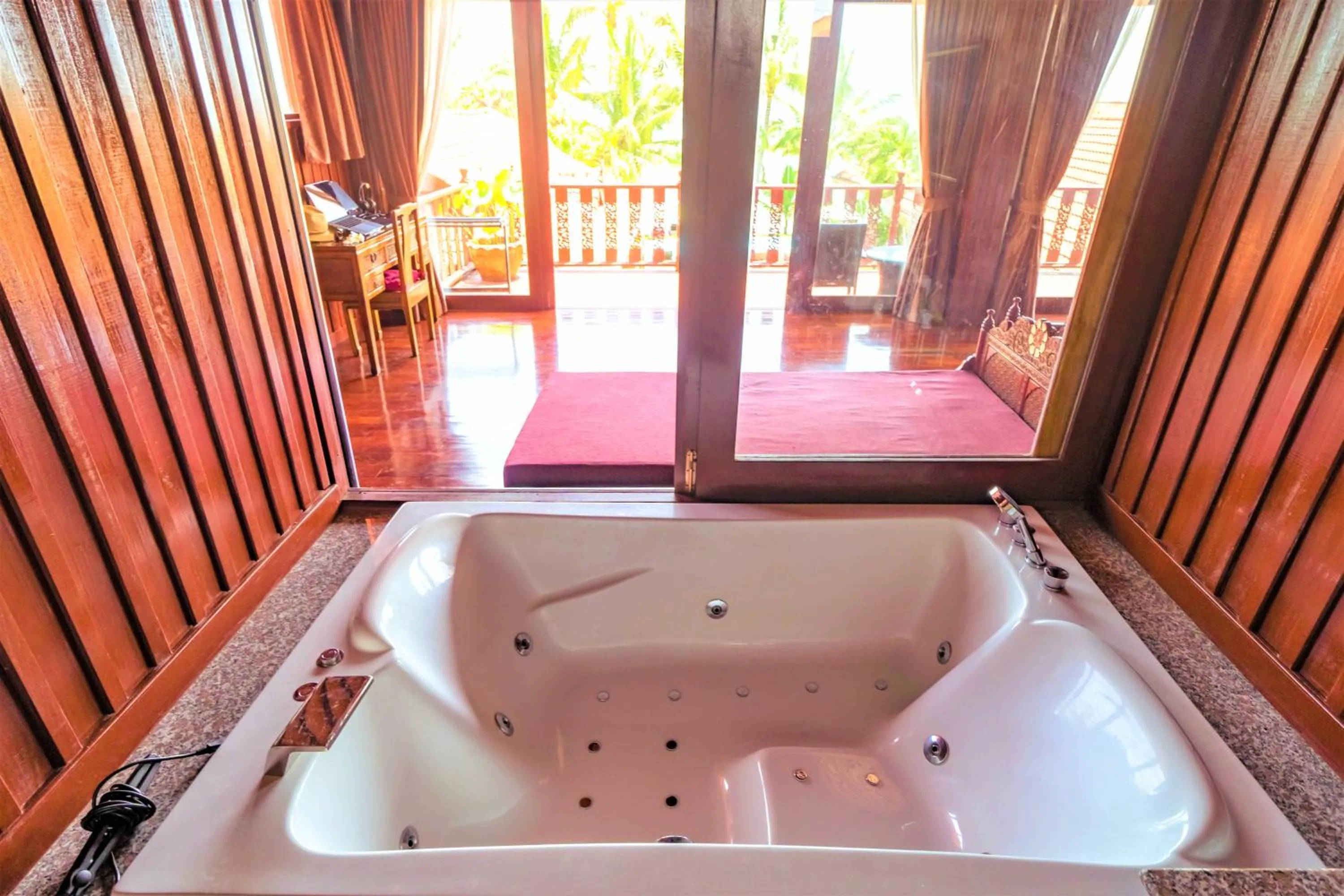 Hot Tub in Erawan Villa Hotel
