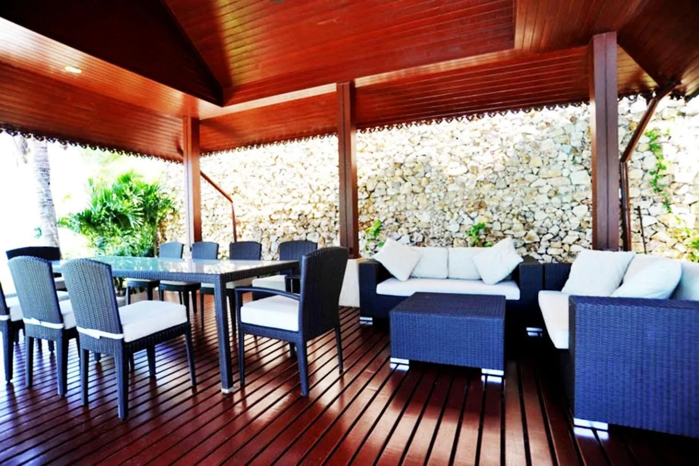 Balcony/Terrace in Erawan Villa Hotel